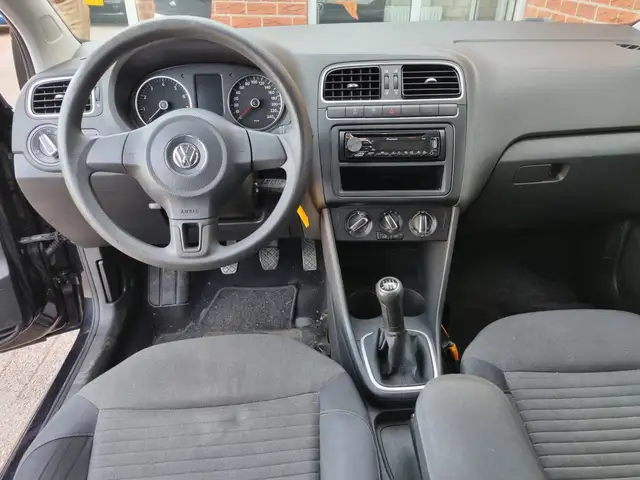 Volkswagen Polo view 6