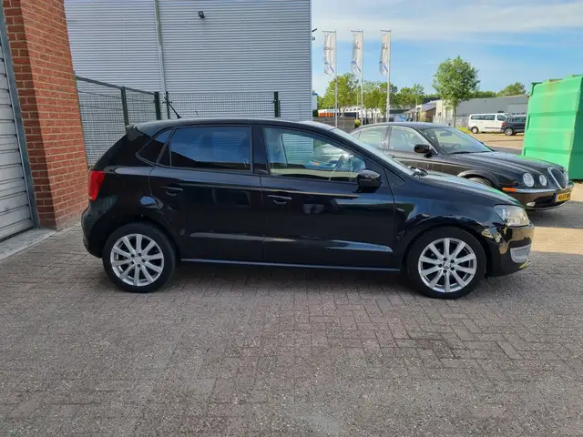 Volkswagen Polo view 10