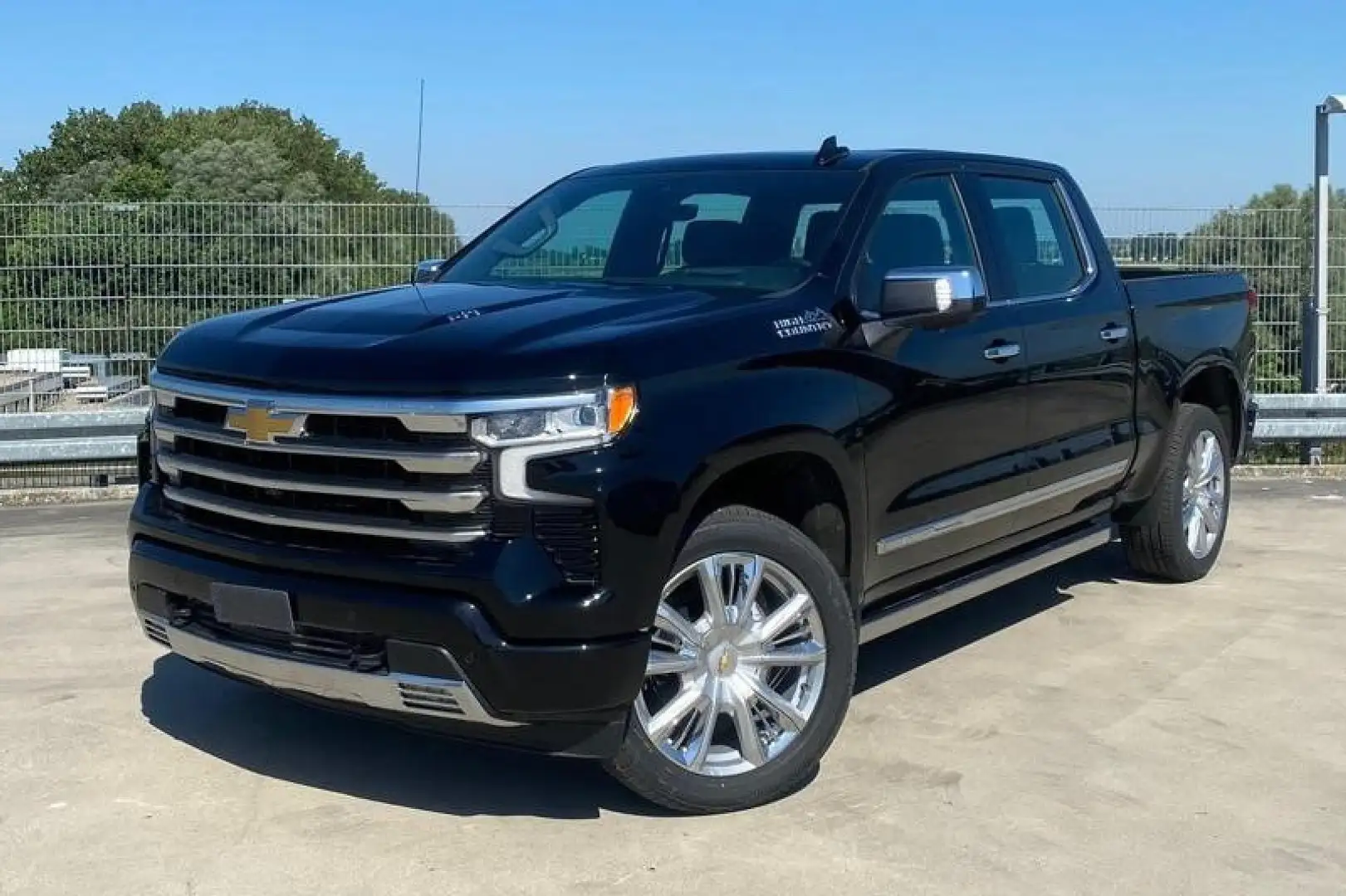 Chevrolet Silverado High Country 6.2L V8 Schwarz - 1