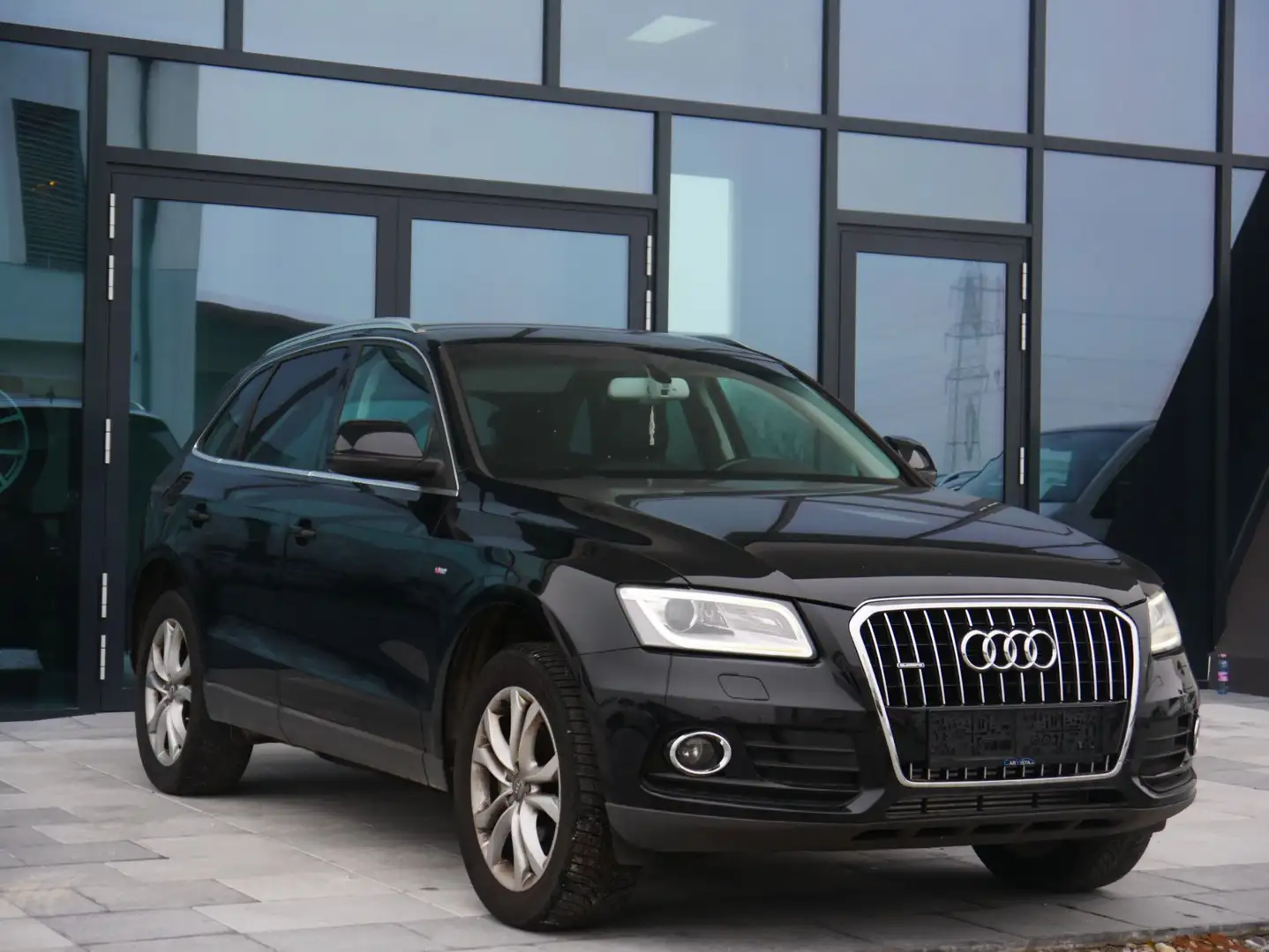 Audi Q5 2.0 TDI Schwarz - 2