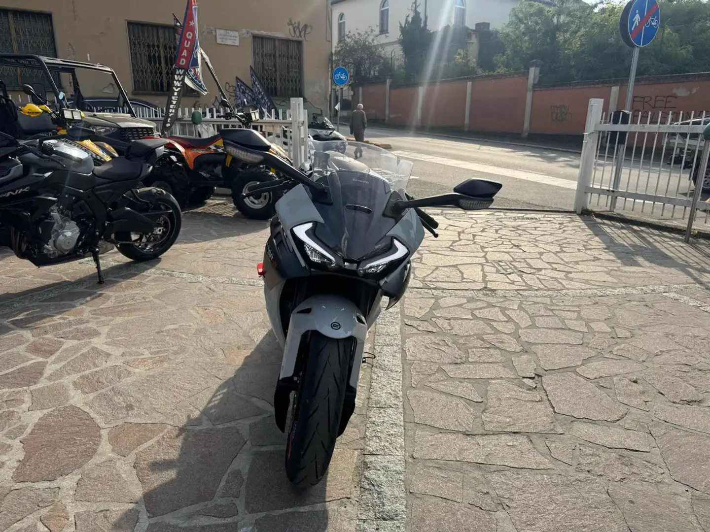 CFMOTO 675 NK SR-R AEROLITE GREY Gris - 1