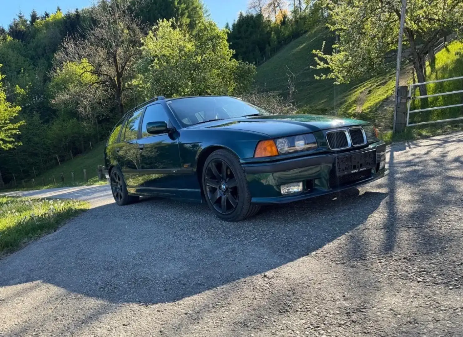 BMW 328 328i touring Grün - 1