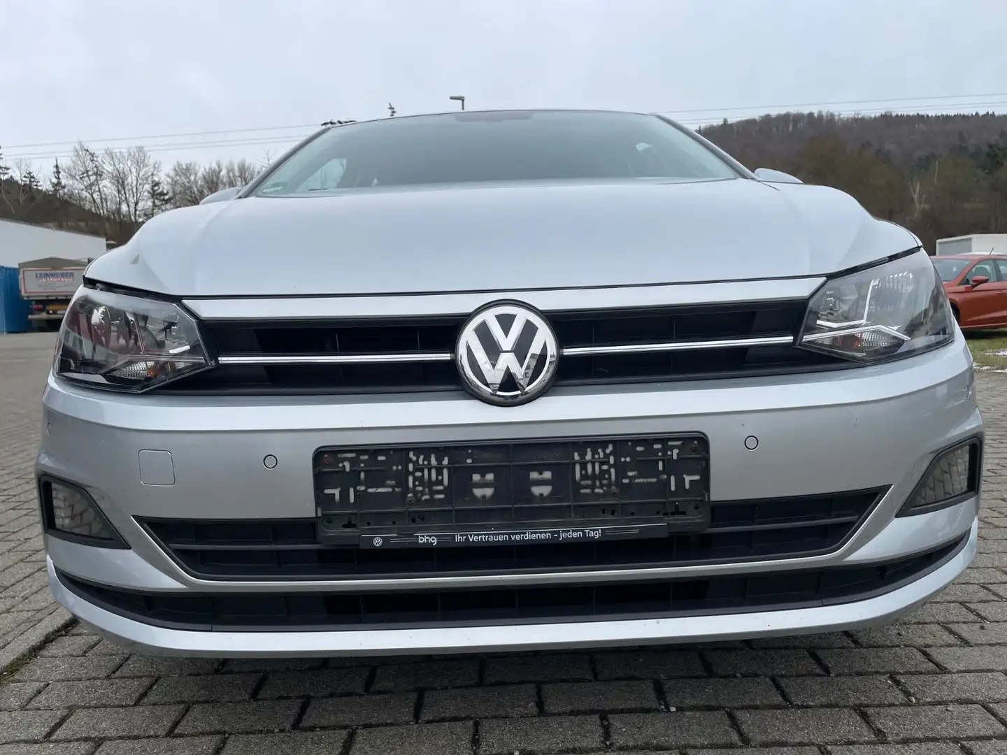 Volkswagen Polo VI Comfort NAVI/SHZ/TEMPO/8-FACH/SEITE RE. Silber - 2