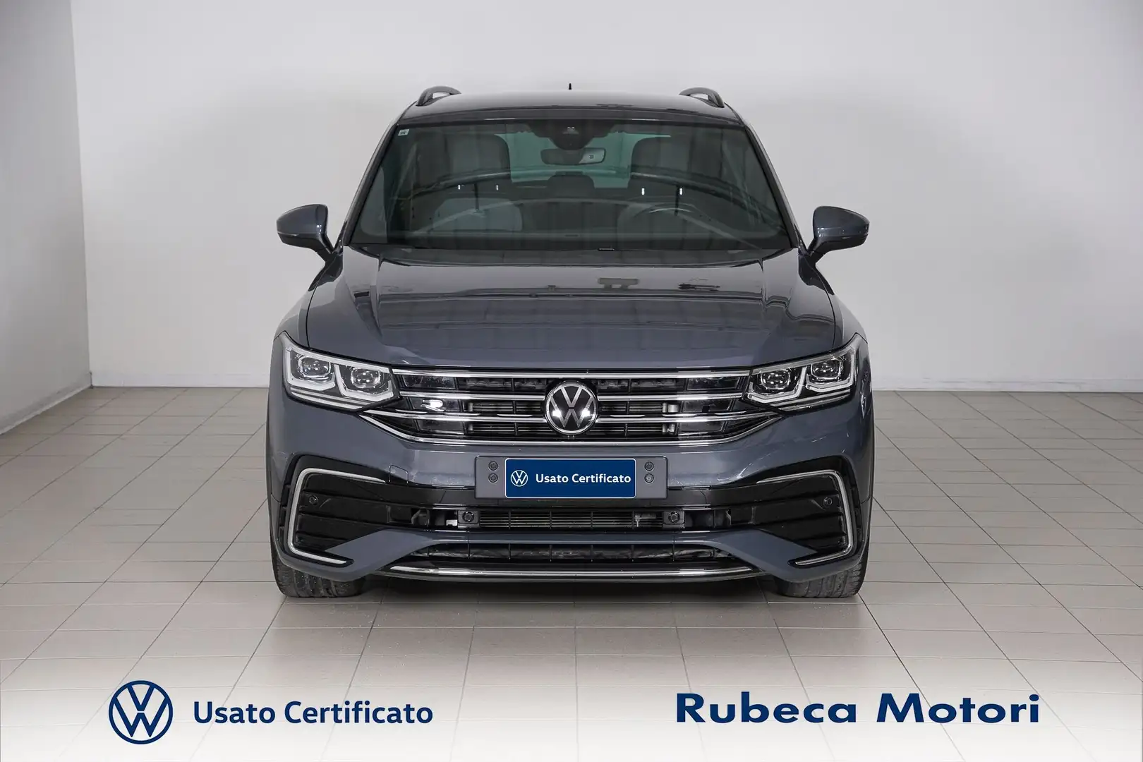 Volkswagen Tiguan 2.0 TDI DSG R-Line 150CV Gris - 2