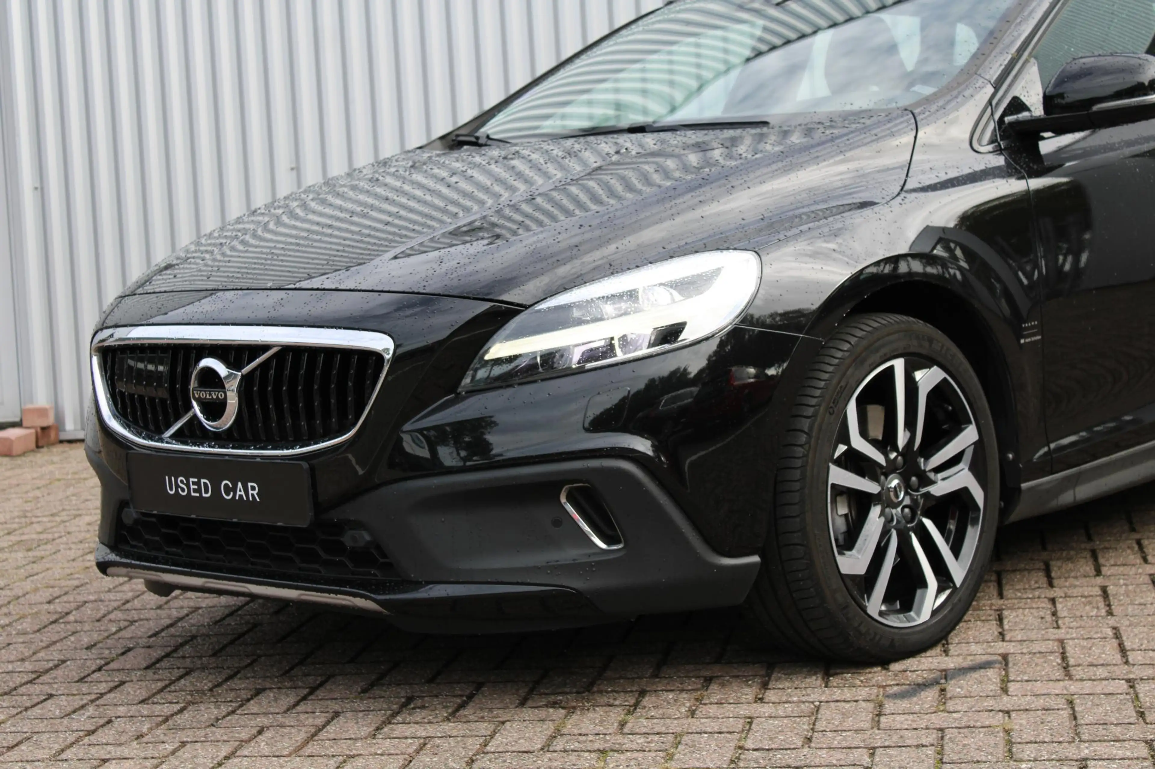 Volvo V40 Cross Country 1.5 T3 Summum | Luxury Line| Henk Scholten 35 Anni — photo 2