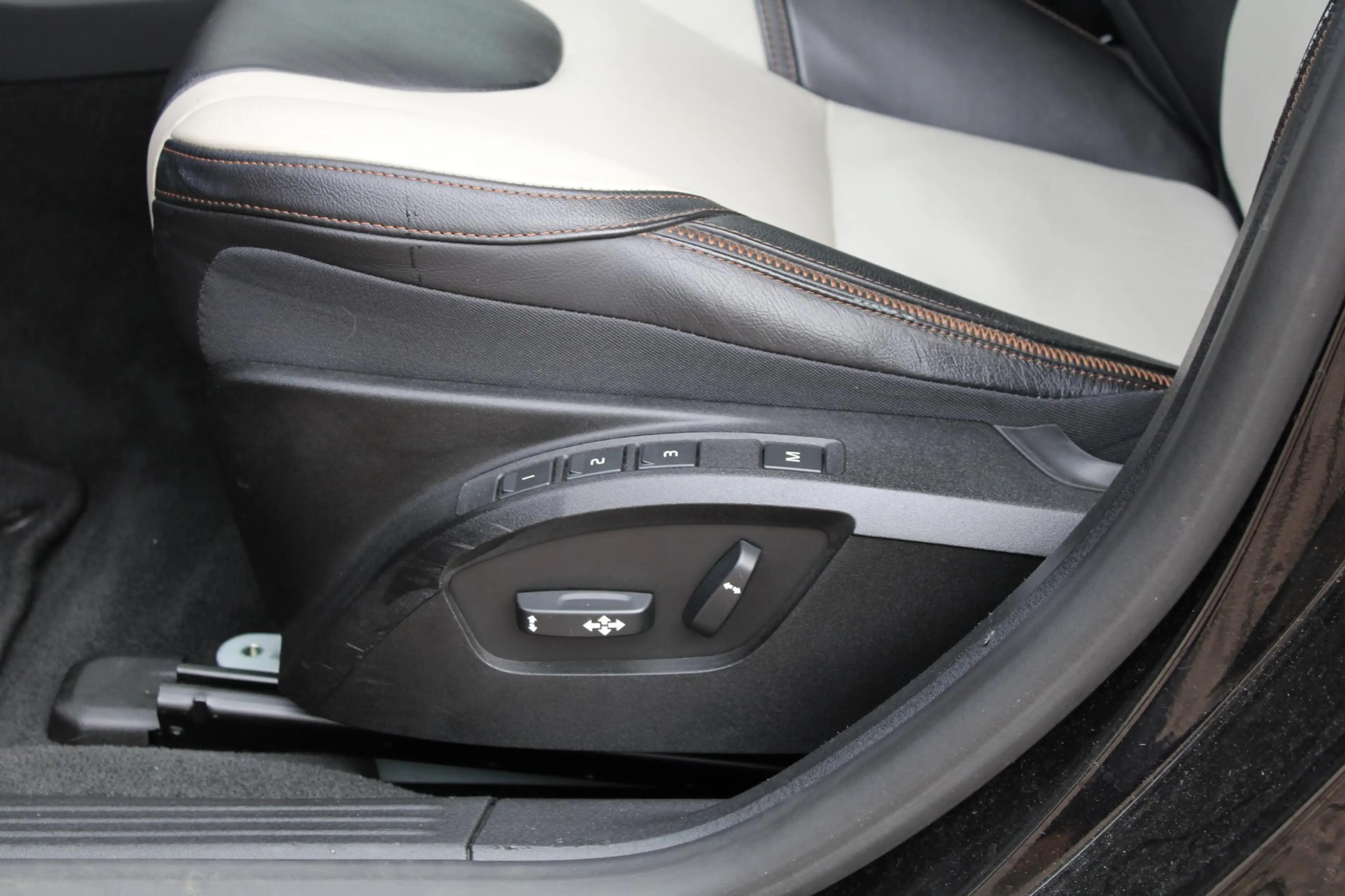 Volvo V40 Cross Country 1.5 T3 Summum | Luxury Line| Henk Scholten 35 Anni — photo 10