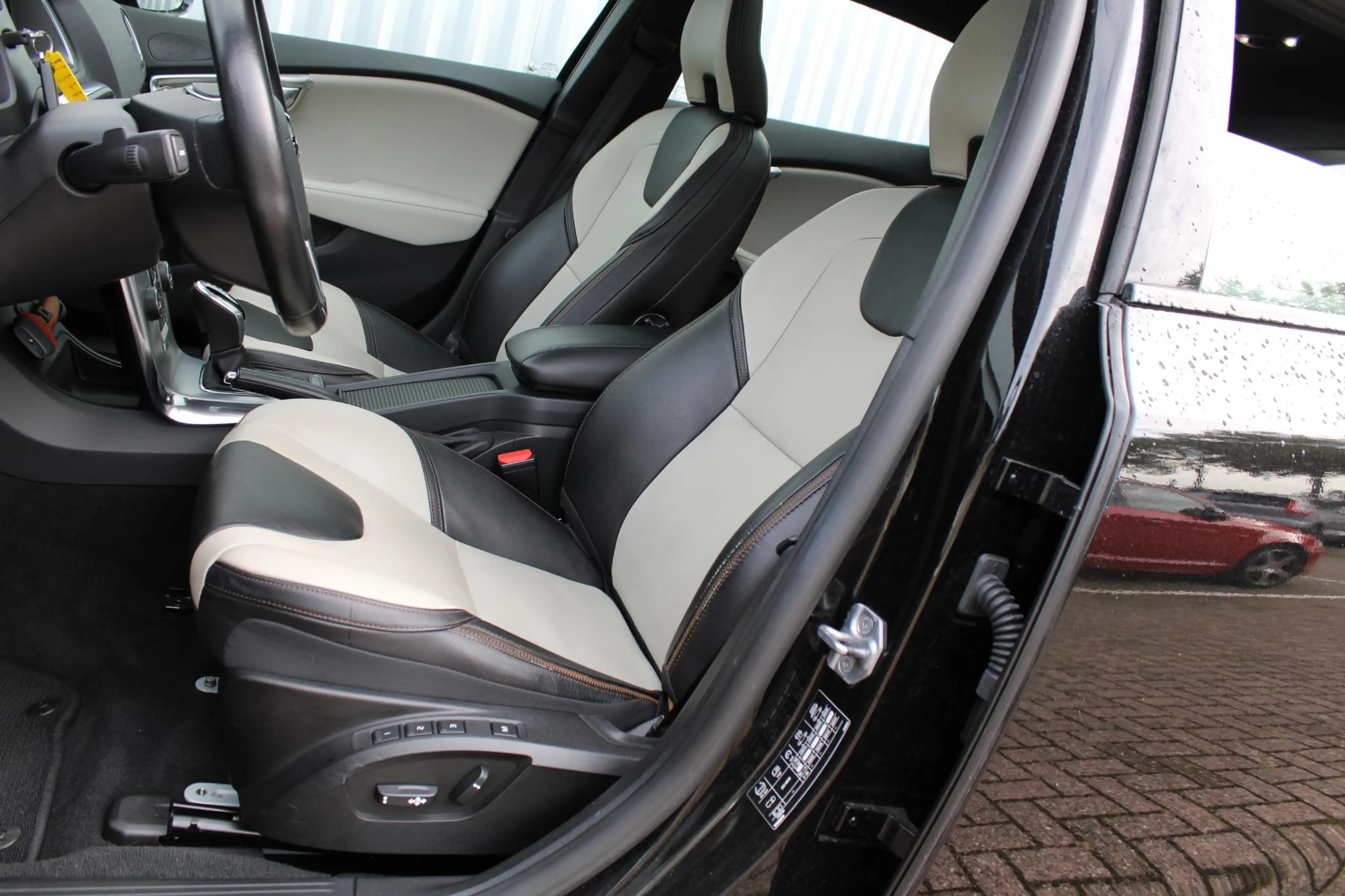 Volvo V40 Cross Country 1.5 T3 Summum | Luxury Line| Henk Scholten 35 Anni — photo 9
