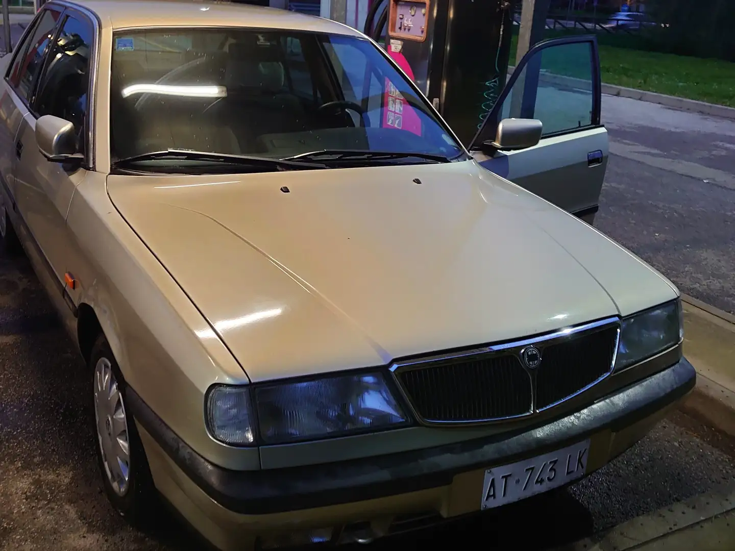 Lancia Dedra Dedra Berlina 1.6 LE c/clima Золотий - 1