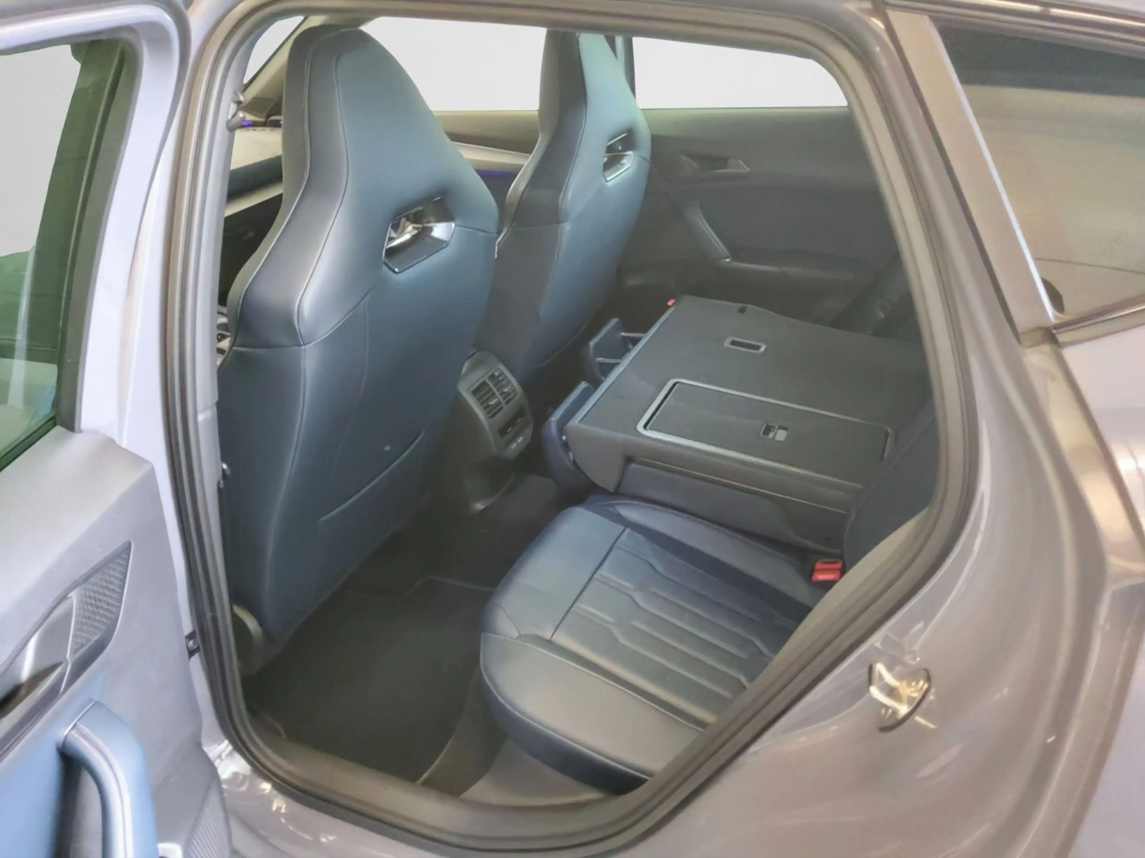 CUPRA Formentor 2.0 TDI 4Drive Navi, Pano, RFK, Memory — photo 4