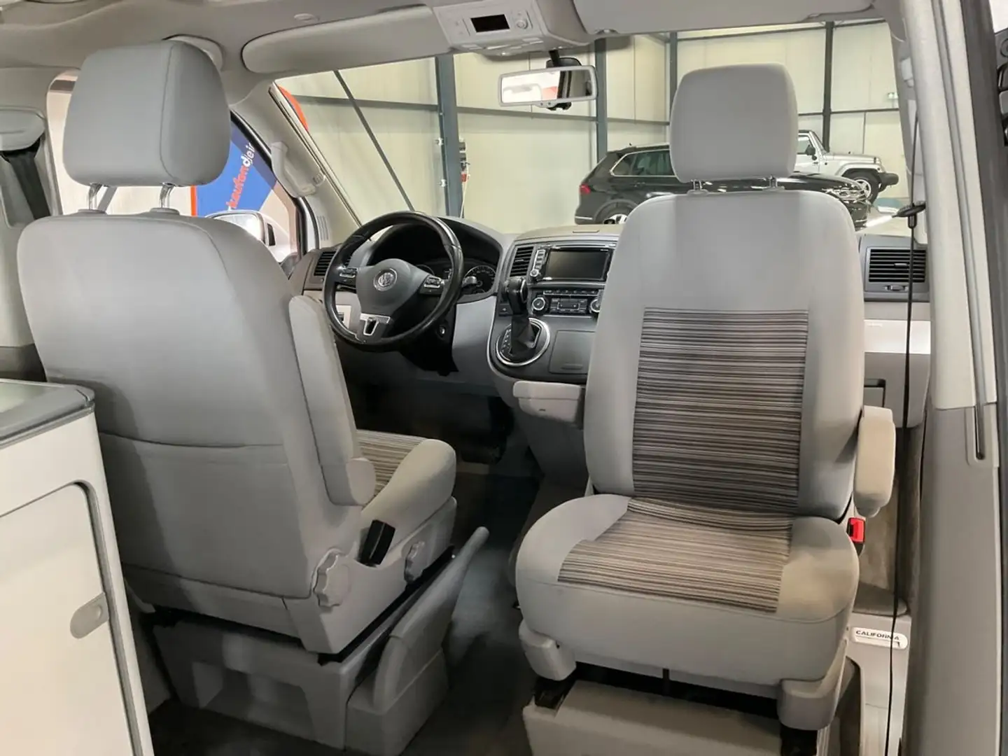 Volkswagen T5 California 2.0 TDI Comfortline Aufstelldach Weiß - 2