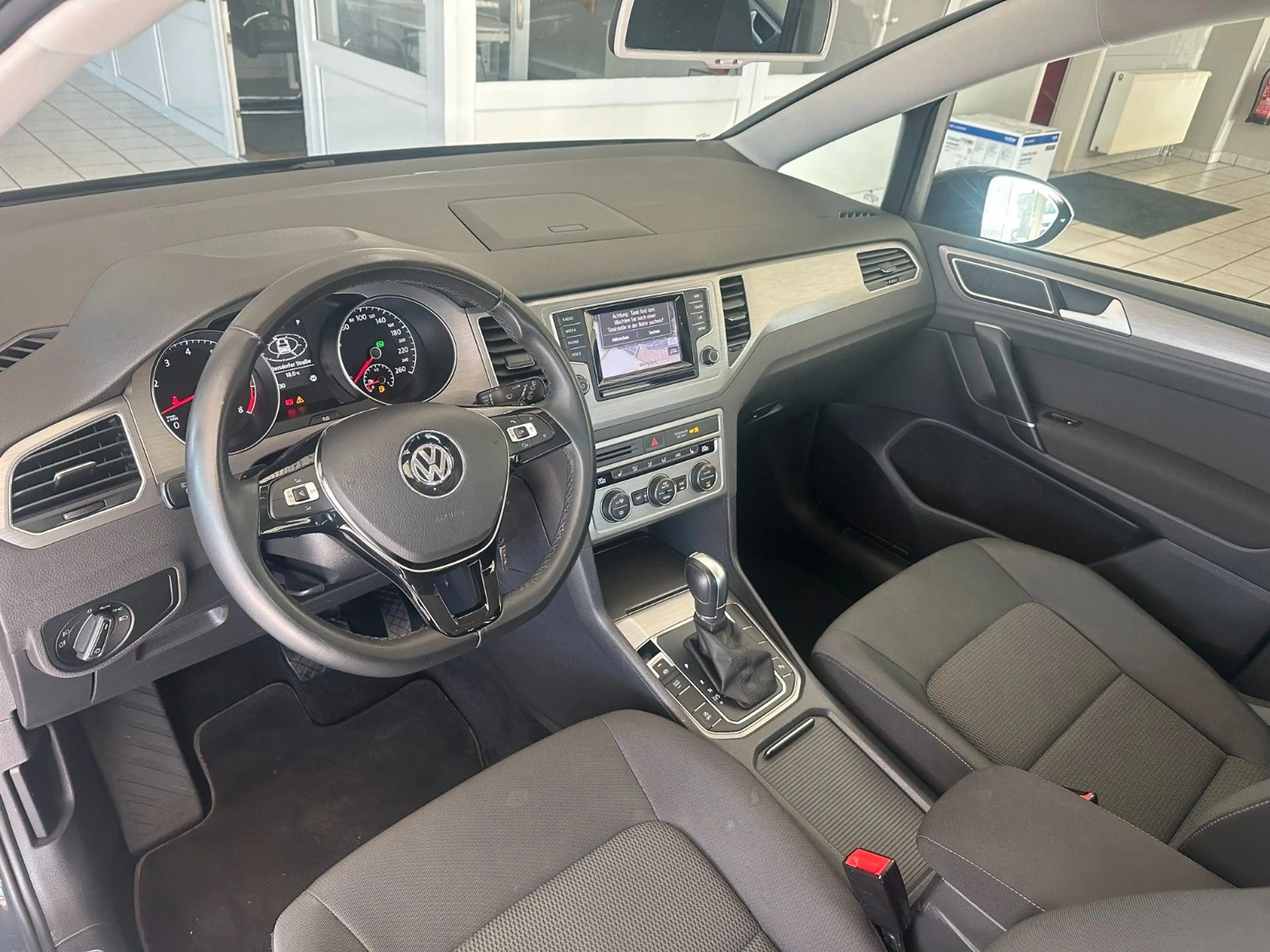 Volkswagen Golf Sportsvan Comfortline*DSG*Xenon*Navi*PDC* — photo 9