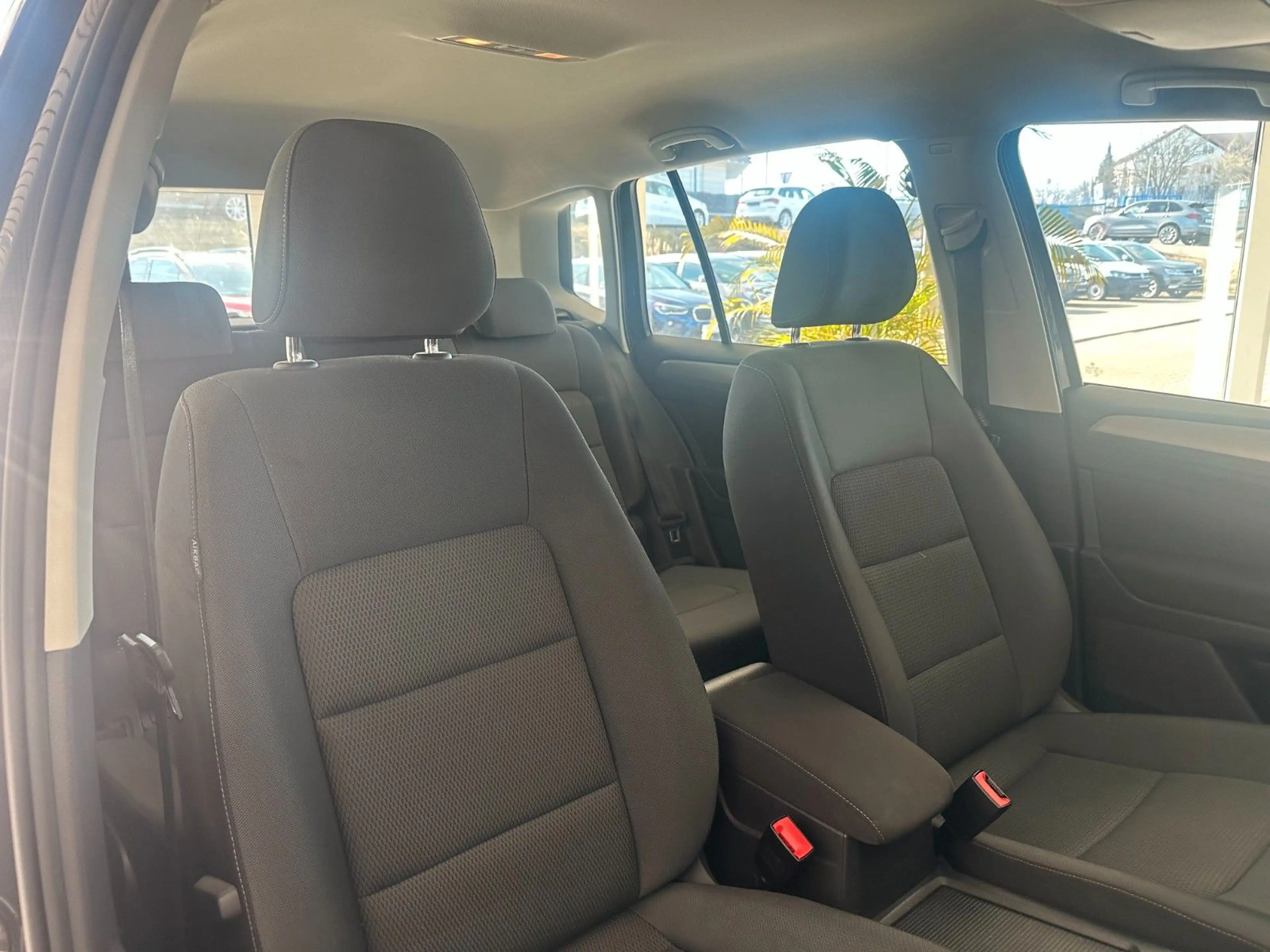 Volkswagen Golf Sportsvan Comfortline*DSG*Xenon*Navi*PDC* — photo 12