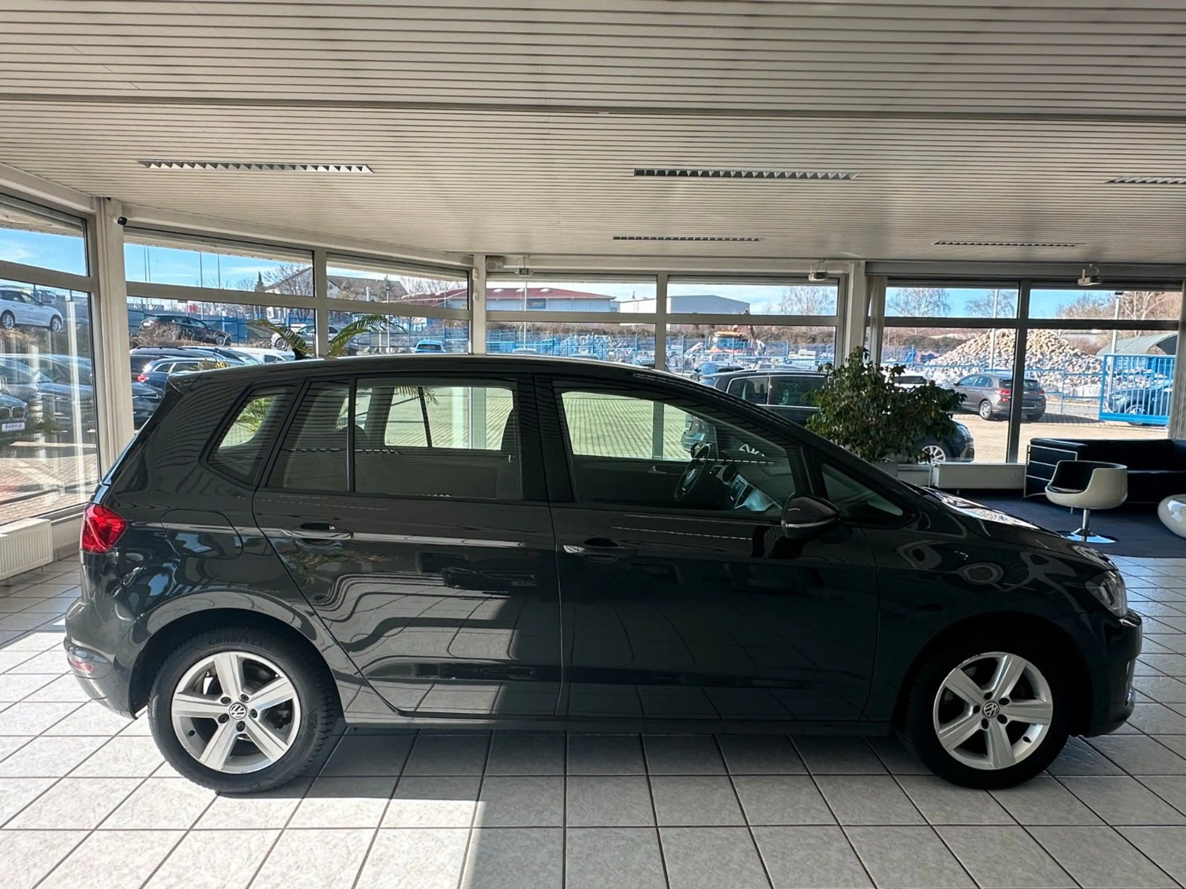Volkswagen Golf Sportsvan Comfortline*DSG*Xenon*Navi*PDC* — photo 4