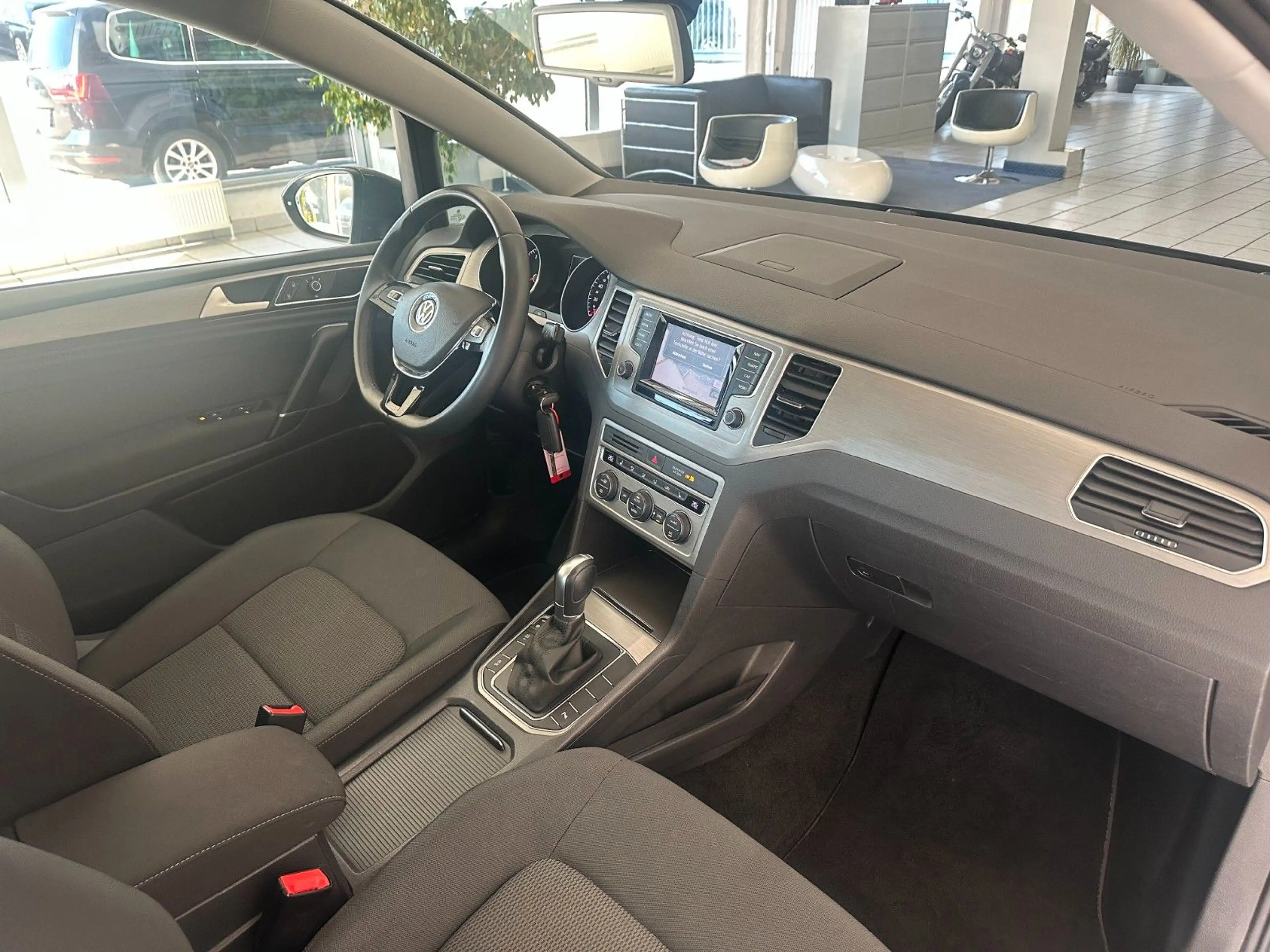 Volkswagen Golf Sportsvan Comfortline*DSG*Xenon*Navi*PDC* — photo 13