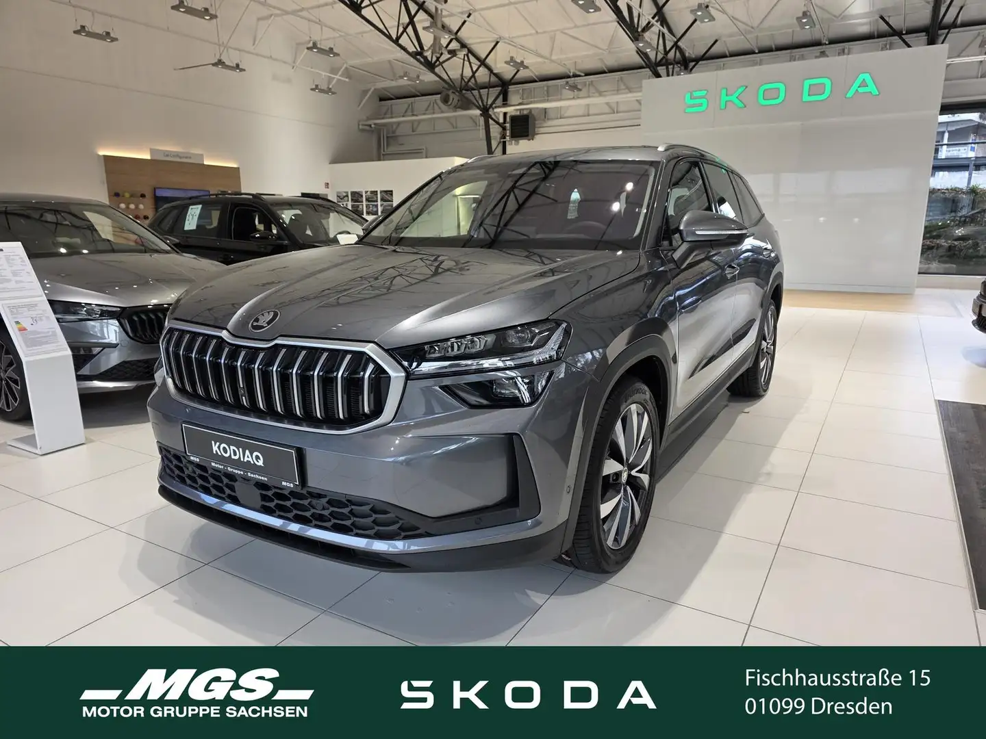 Skoda Kodiaq 1.5 TSI mHeV DSG Selection 7-Sitze Grau - 1