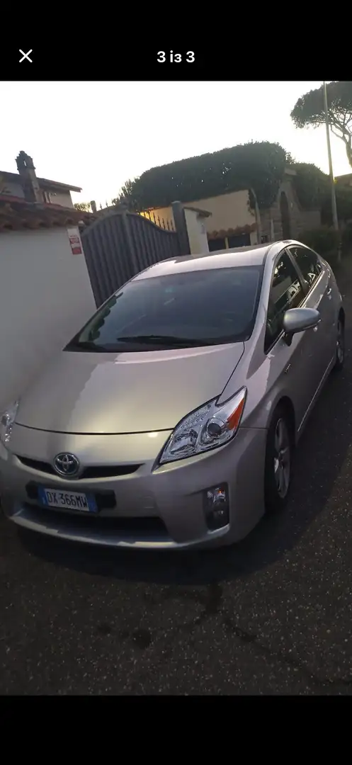 Toyota Prius (Hybrid) - 2