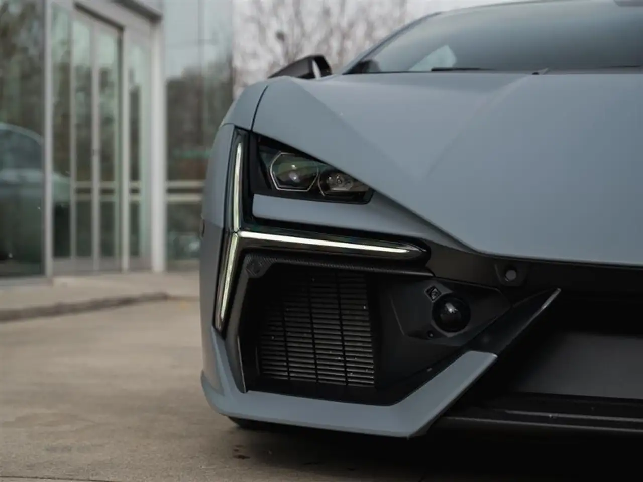 Lamborghini Revuelto снимка Lamborghini Revuelto
