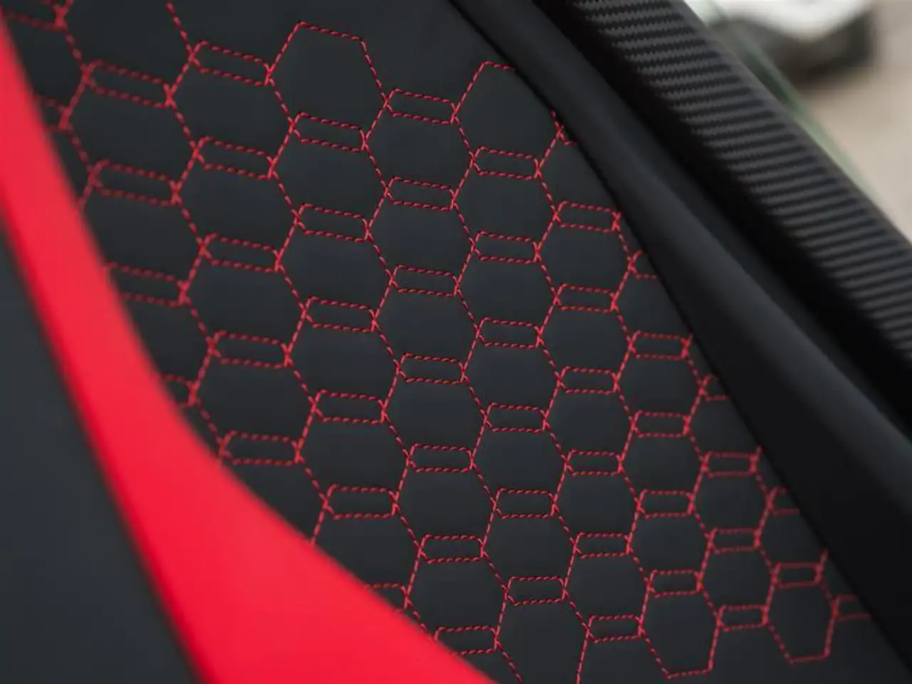 Lamborghini Revuelto снимка Lamborghini Revuelto