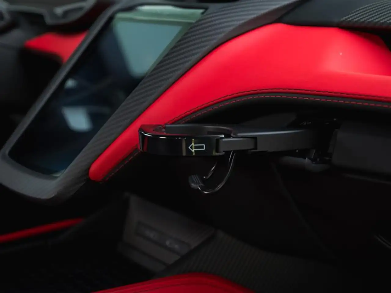 Lamborghini Revuelto снимка Lamborghini Revuelto