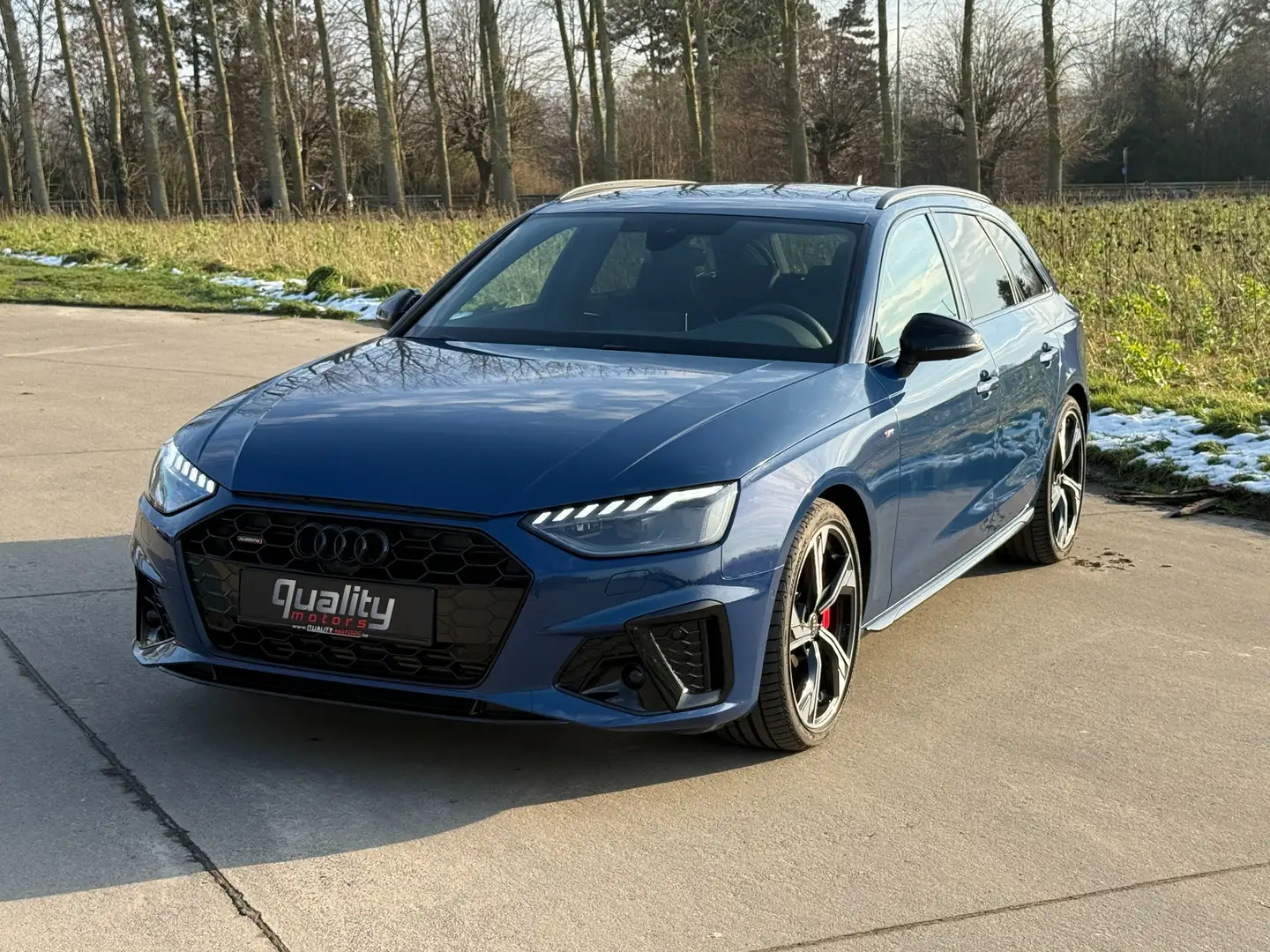Audi A4 Avant 45 TFSI Quattro S line tronic Blauw - 2