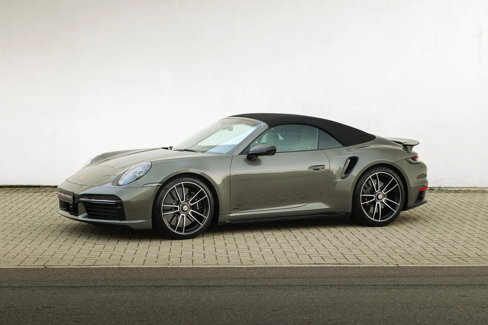 Porsche 992 911Turbo S Cabriolet Gris - 1