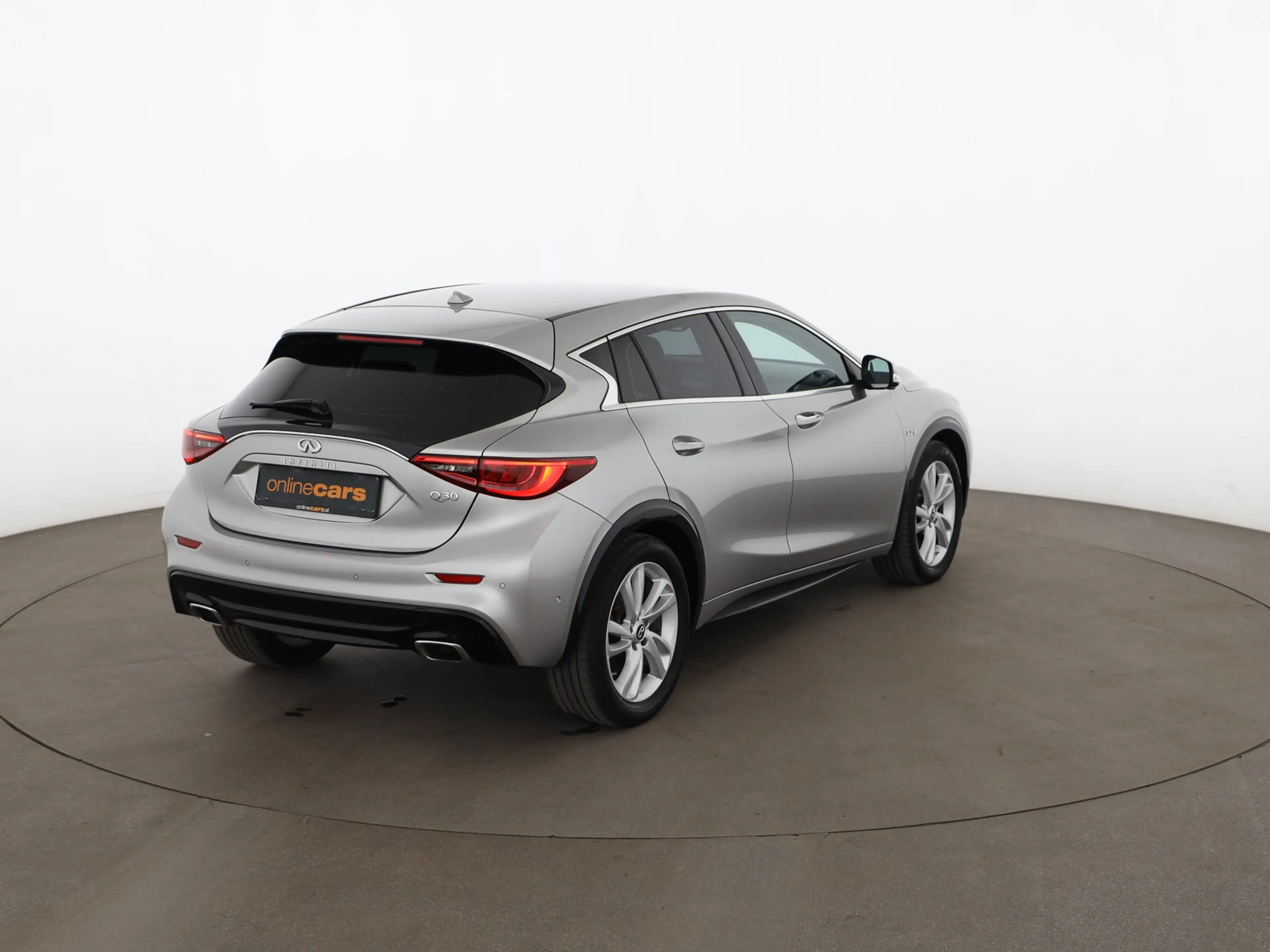Infiniti Q30 2.2d Aut NAVI SITZHZG TEMPOMAT PARKHILFE — photo 2