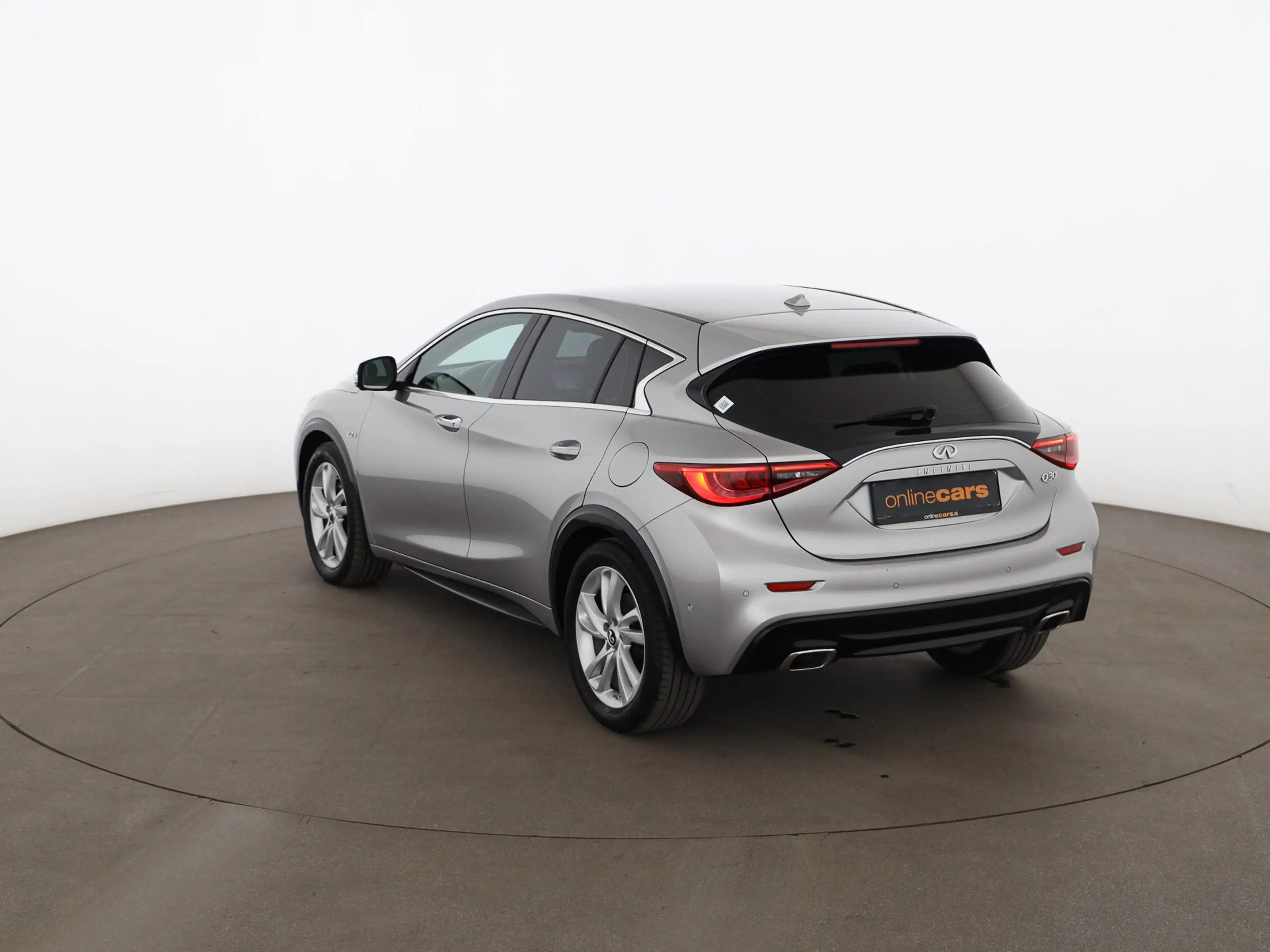 Infiniti Q30 2.2d Aut NAVI SITZHZG TEMPOMAT PARKHILFE — photo 7