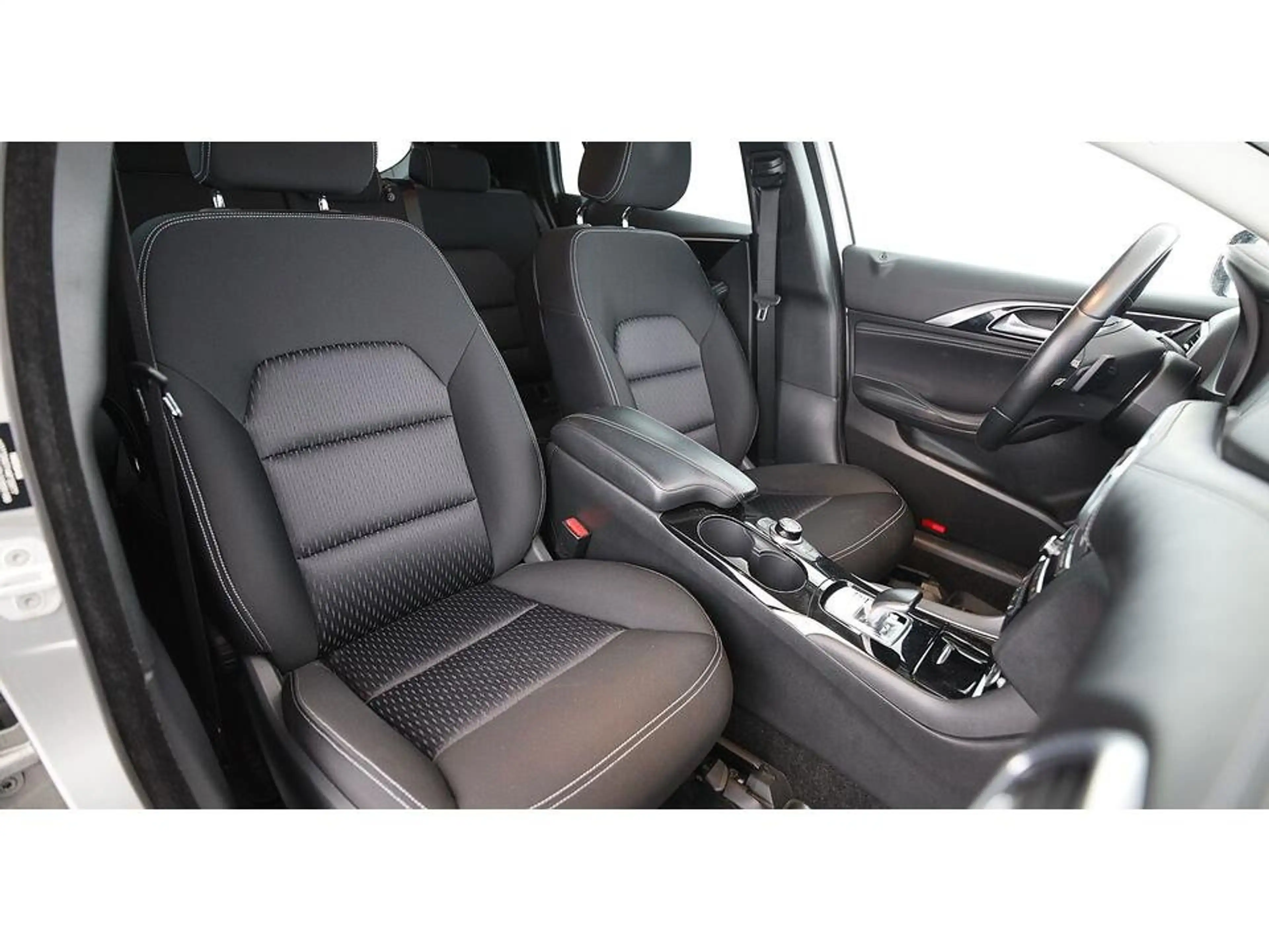 Infiniti Q30 2.2d Aut NAVI SITZHZG TEMPOMAT PARKHILFE — photo 14