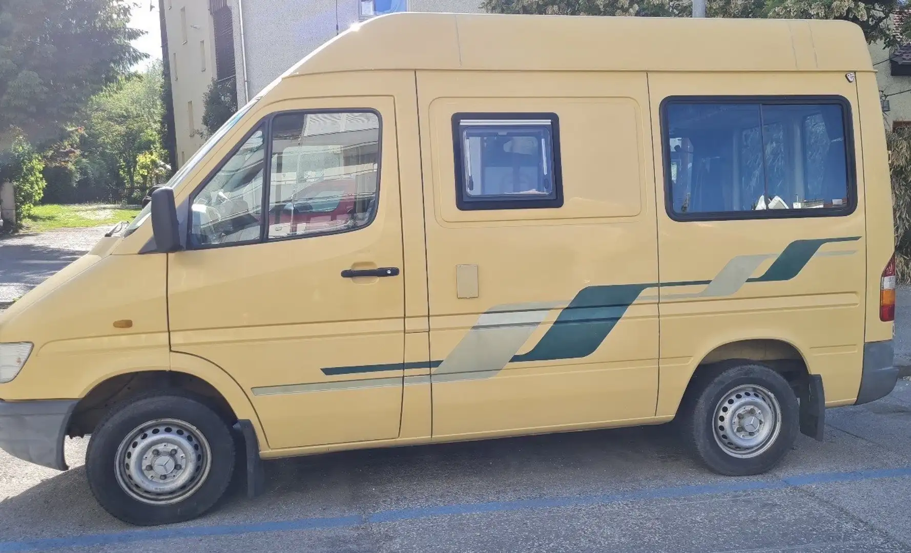 Mercedes-Benz Sprinter 212 D 2,59 t / 3.000 mm Jaune - 1