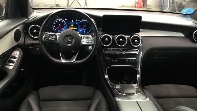 Mercedes-Benz 300 view 8