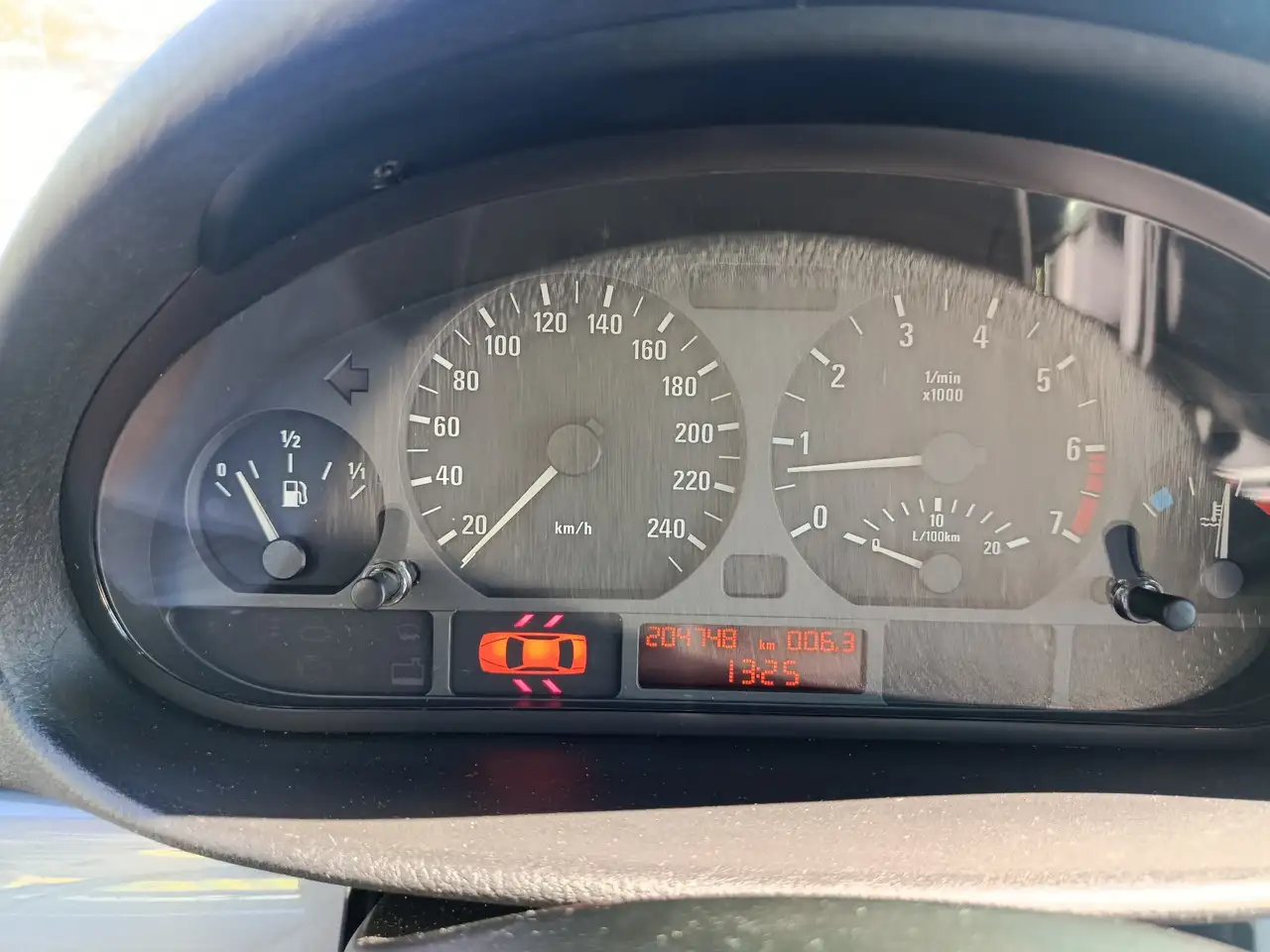 BMW 323i, foto 5