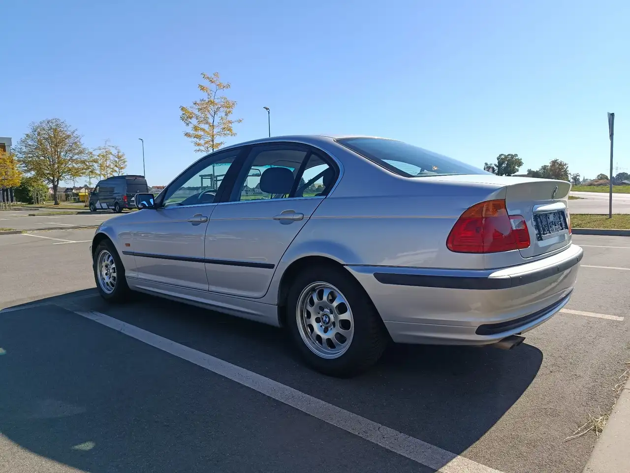 BMW 323i, foto 3