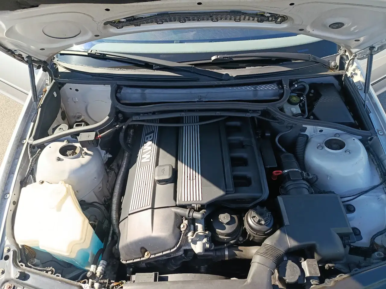 BMW 323i, foto 6