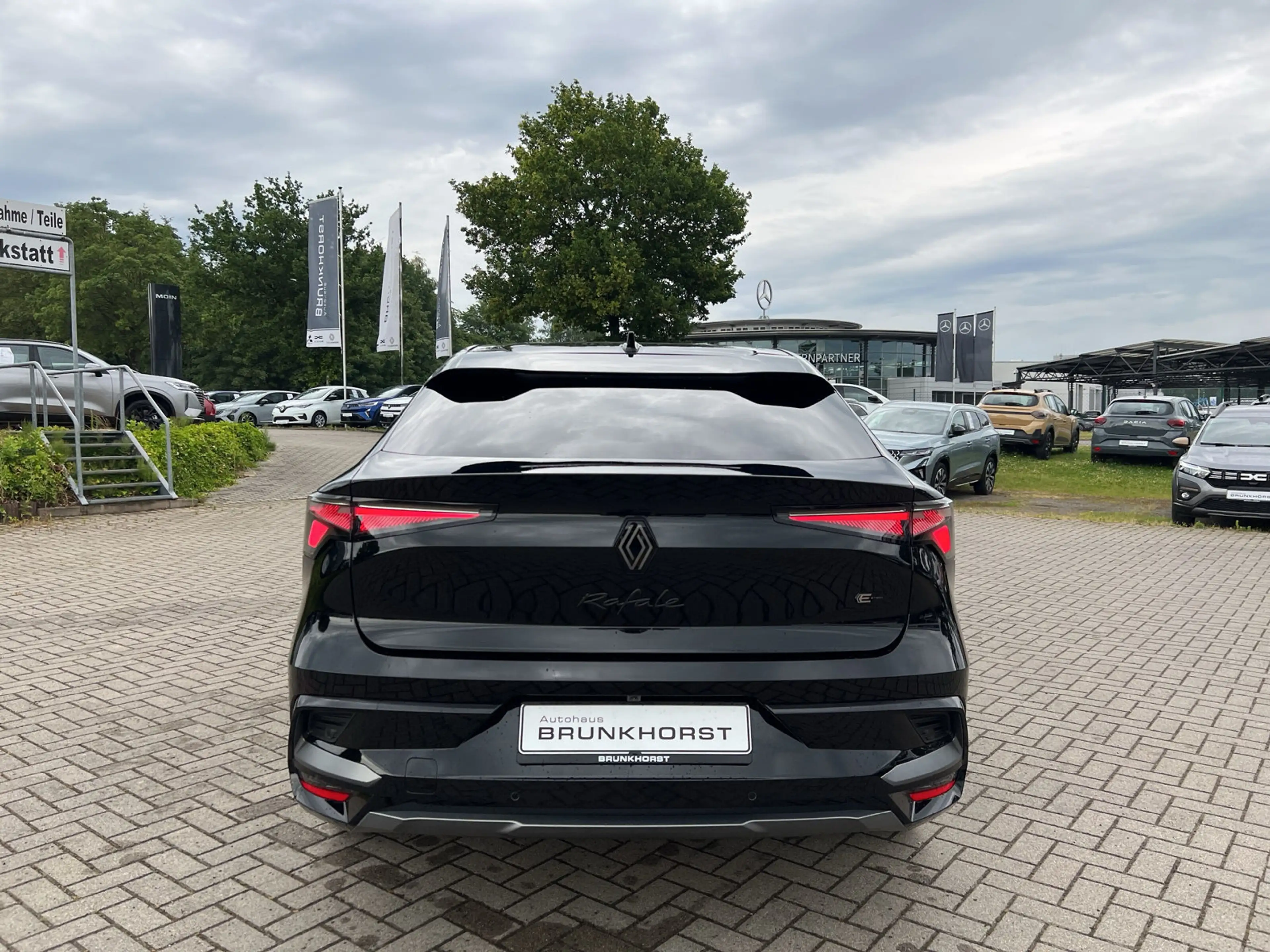 Renault Rafale Plug-in Hybrid 300 4x4 Atelier Alpine SHZ+Pano-Dac — photo 2