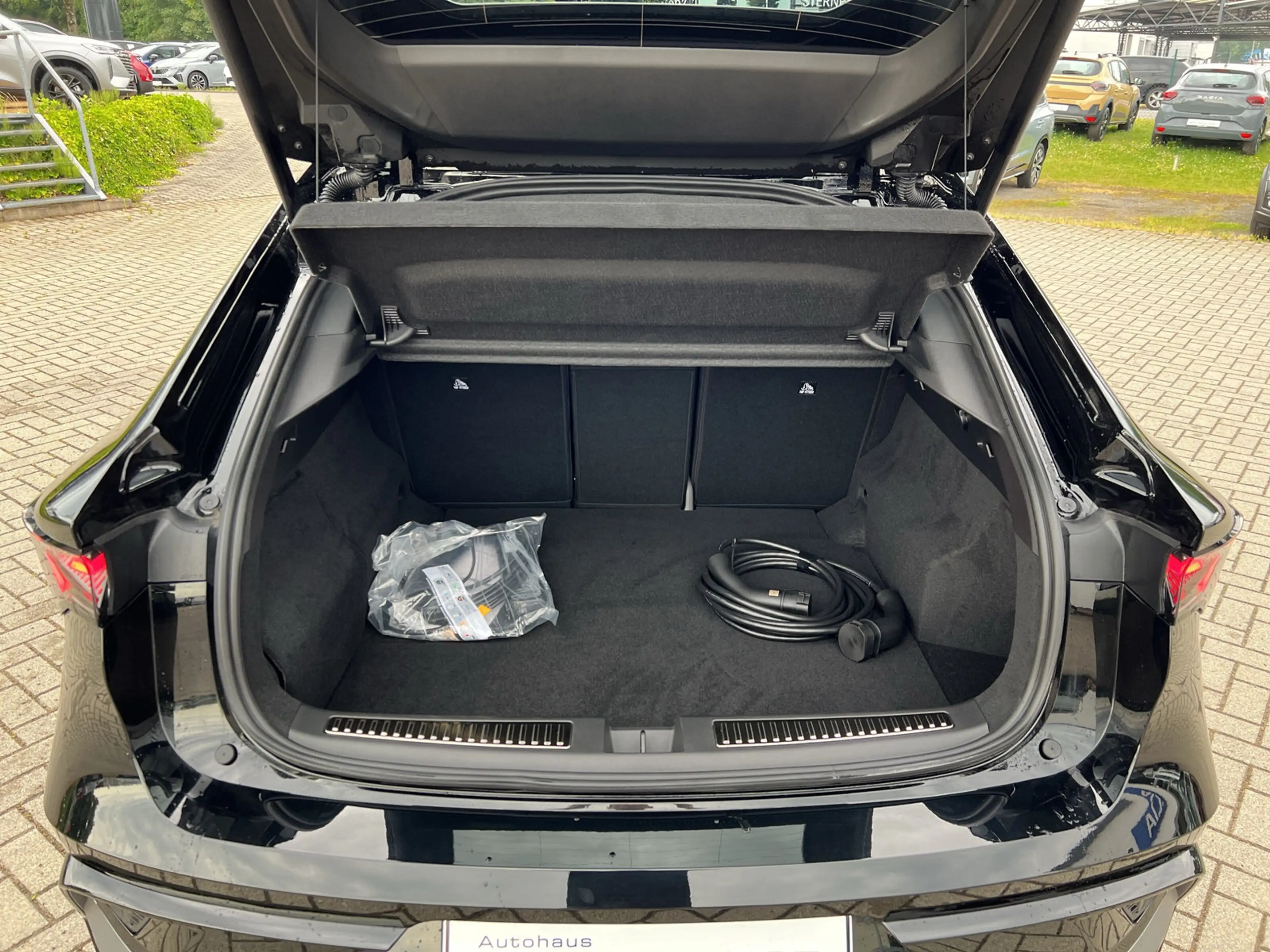 Renault Rafale Plug-in Hybrid 300 4x4 Atelier Alpine SHZ+Pano-Dac — photo 15