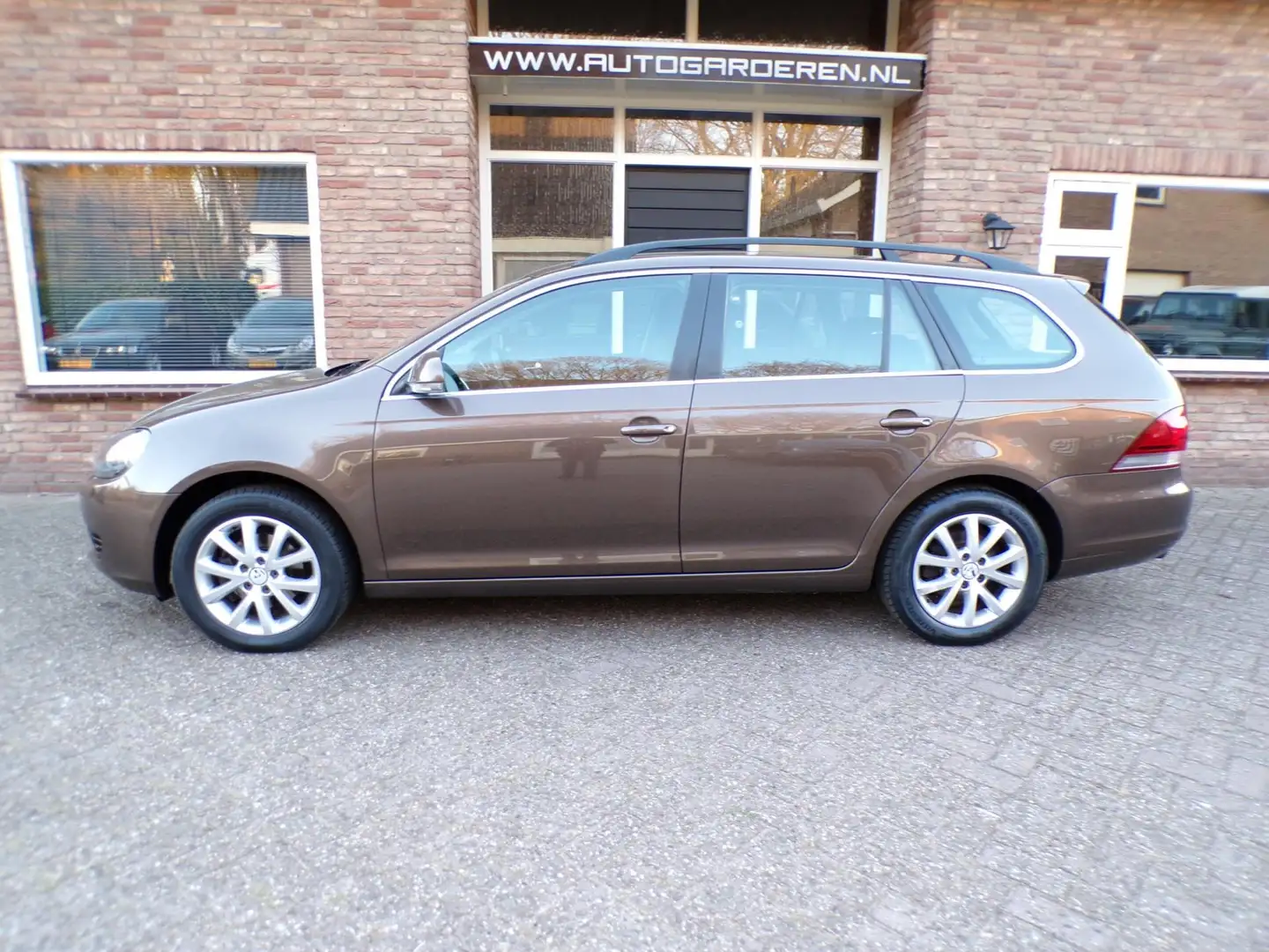 Volkswagen Golf Variant 1.2 TSI Comfortline BlueMotion Brązowy - 2