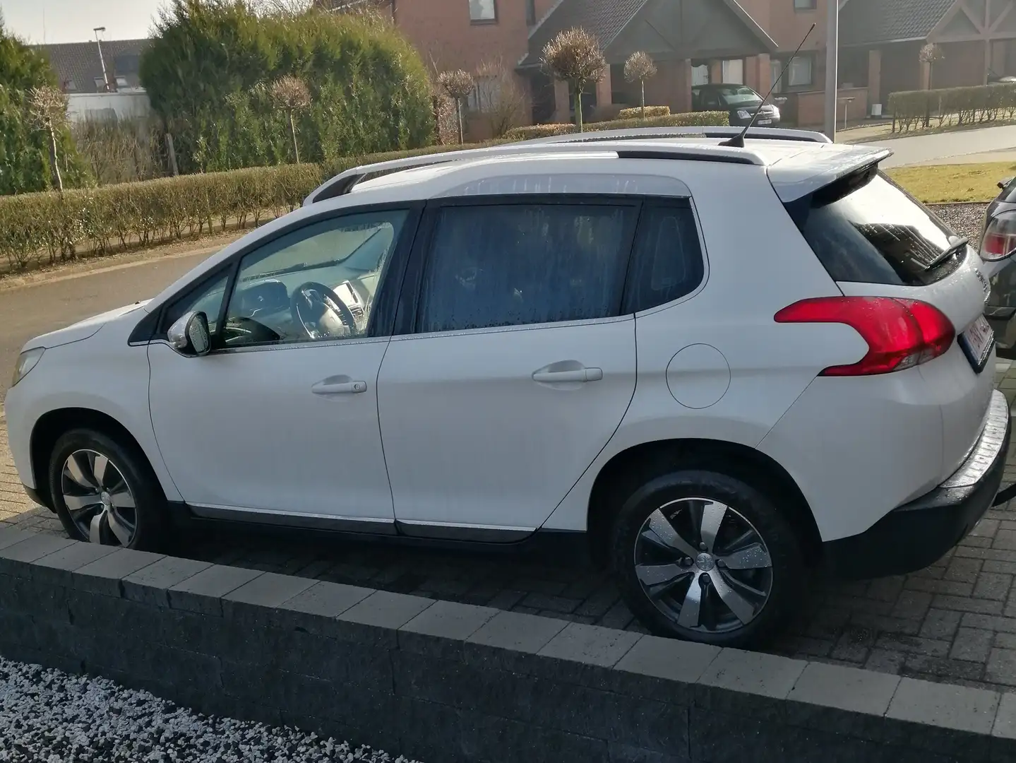 Peugeot 2008 2008 e-HDi FAP 92 STOP Blanc - 1