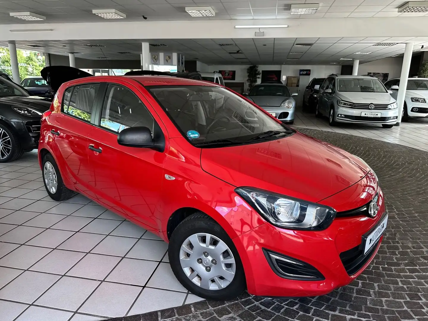 Hyundai i20 5 Star Edition  Klima 5-türig 32.240km! Red - 1