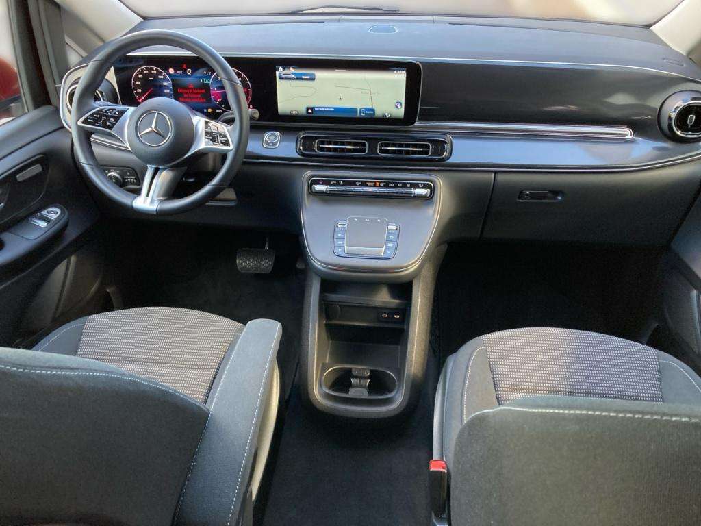 Mercedes-Benz V 220