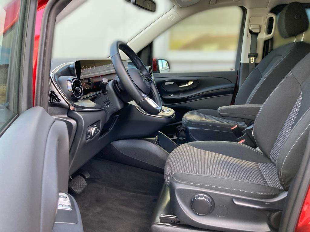 Mercedes-Benz V 220