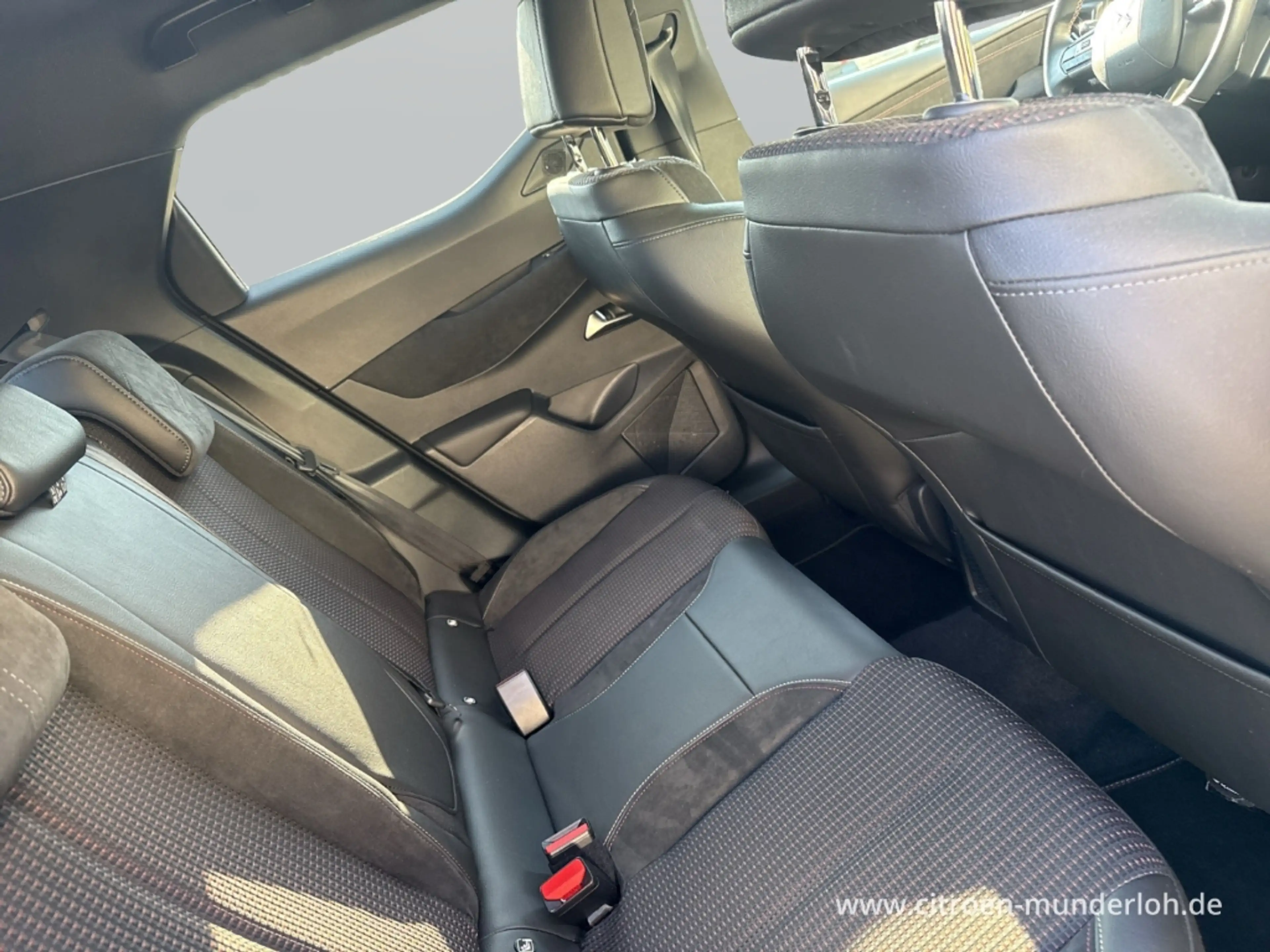DS Automobiles DS 3 Crossback E-Tense Performance Elektromotor HUD Navi LED — photo 11