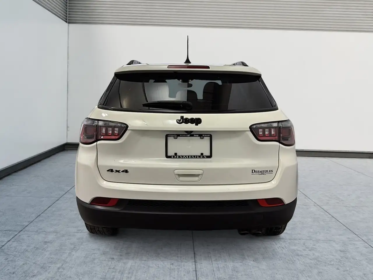 Jeep Compass снимка Jeep Compass