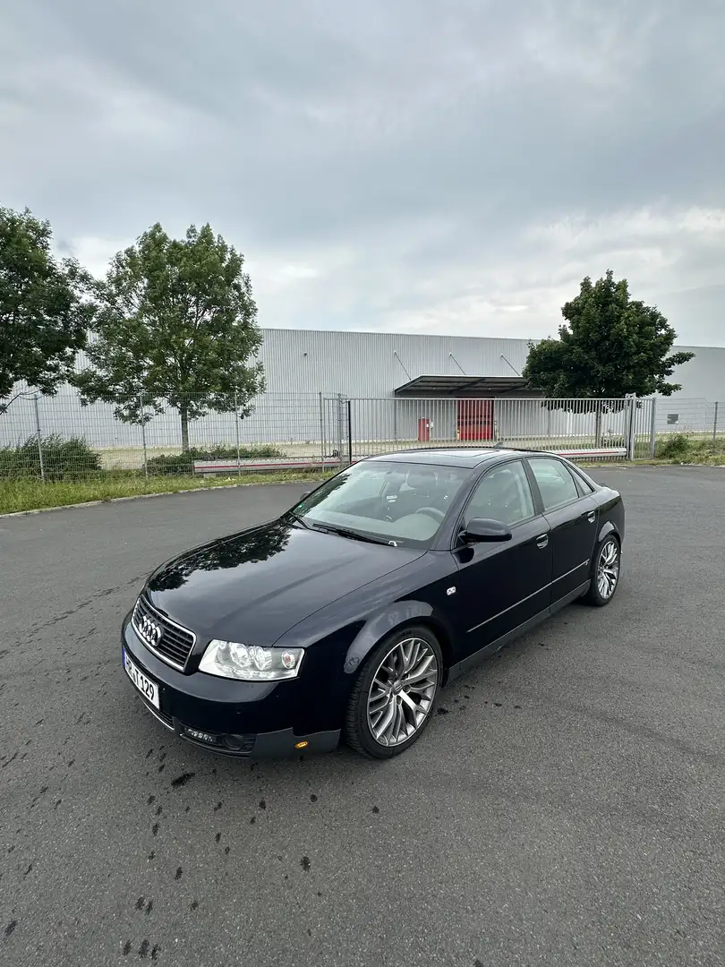 Audi A4 2.4 - 1