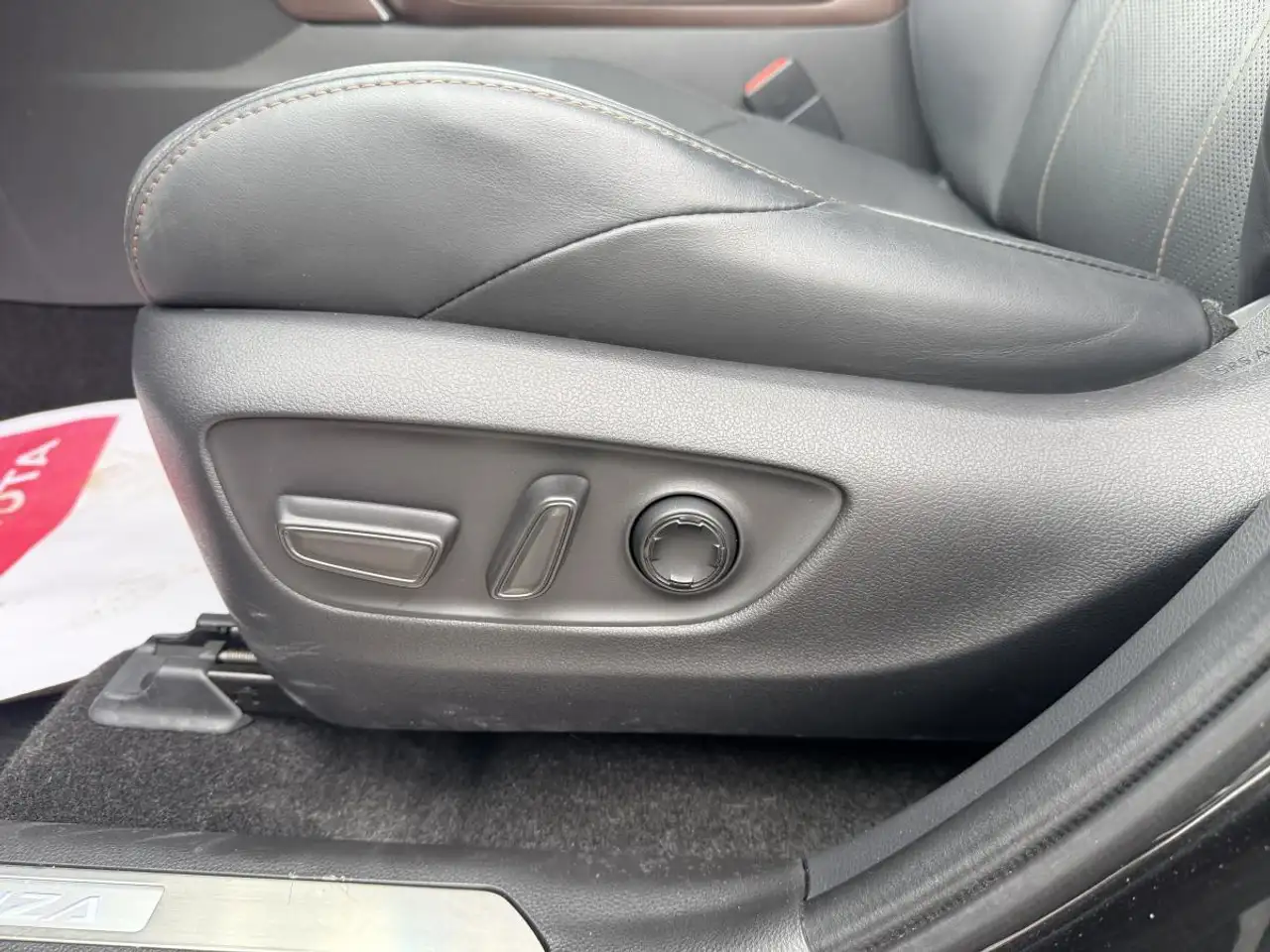 Toyota Venza снимка Toyota Venza