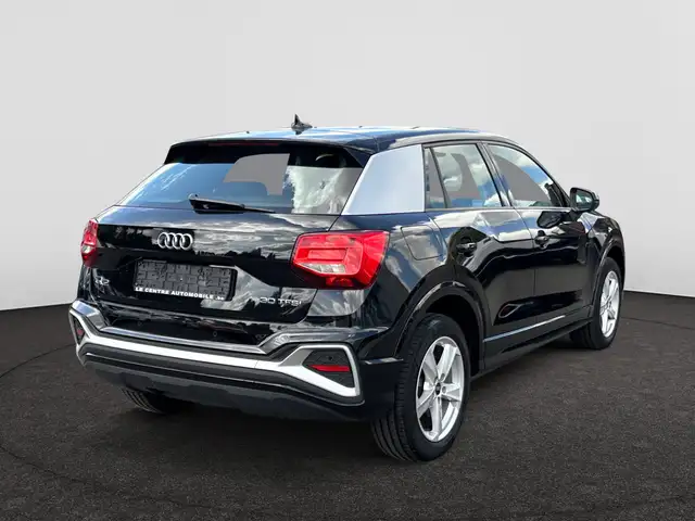 Audi Q2 view 4