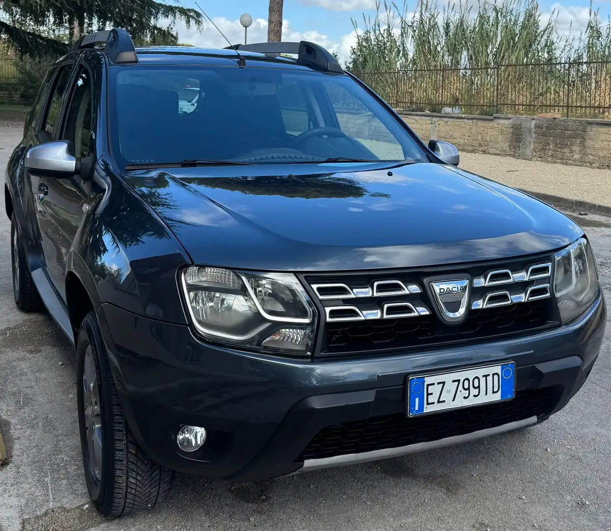 Dacia Duster Duster I 2014 1.6 Ambiance radio clima gpl 105cv Gris - 1