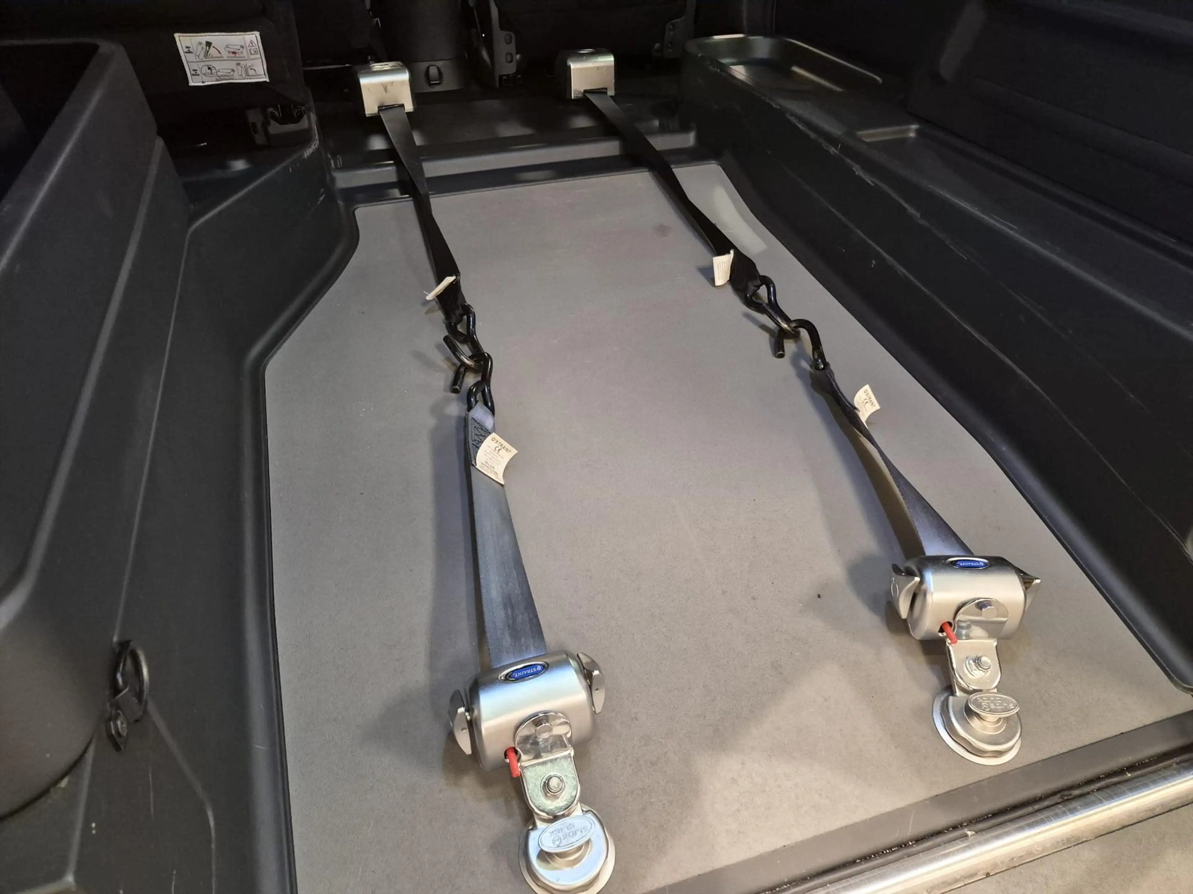 Renault Kangoo Rolstoelauto Automaat 3+1 incl. luchtvering — photo 3