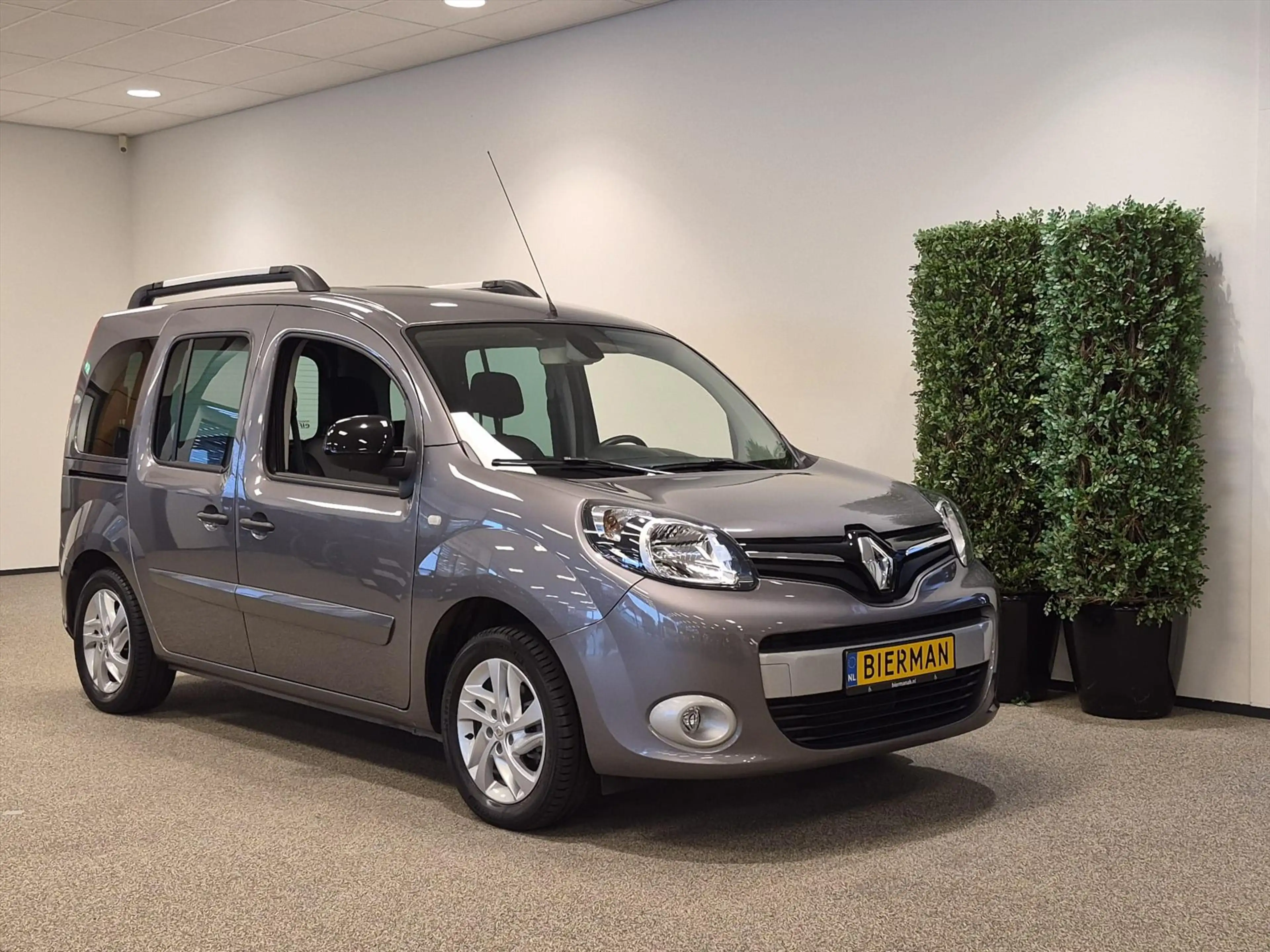 Renault Kangoo Rolstoelauto Automaat 3+1 incl. luchtvering — photo 11