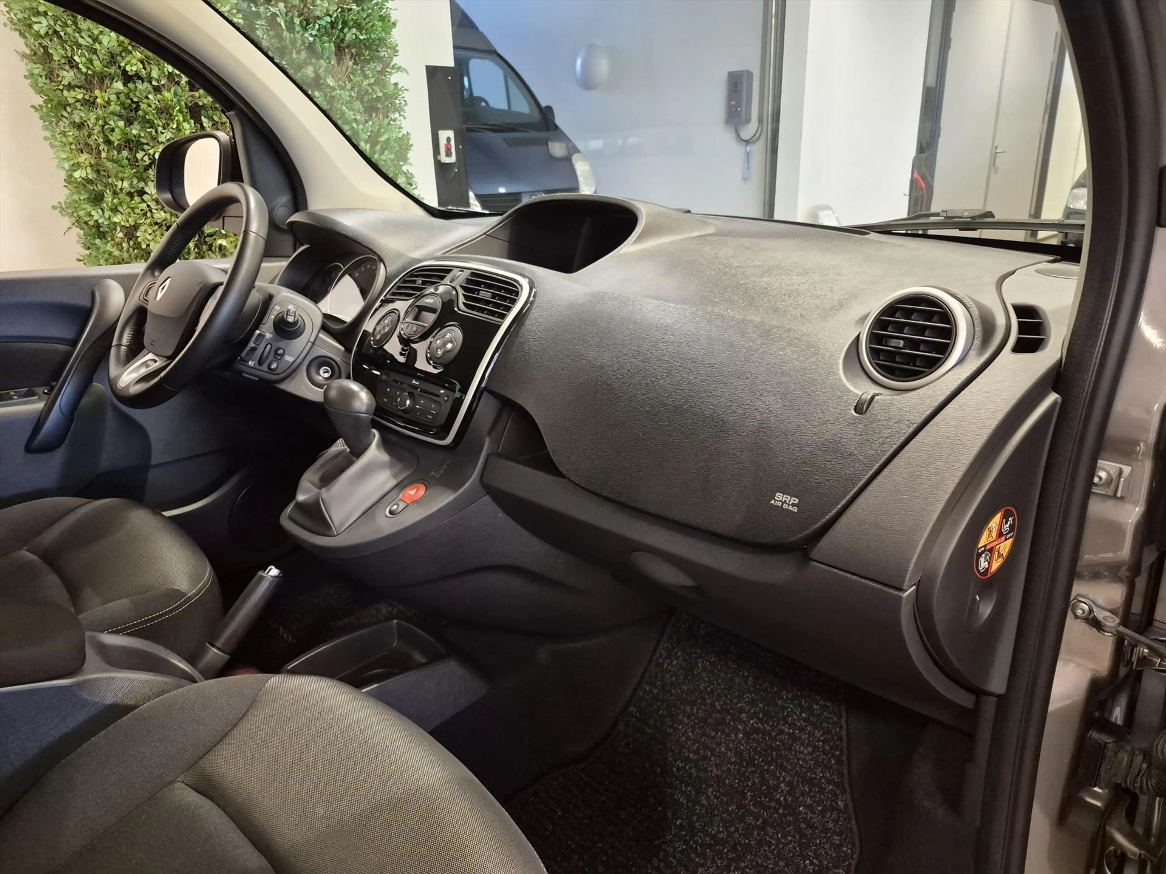 Renault Kangoo Rolstoelauto Automaat 3+1 incl. luchtvering — photo 15