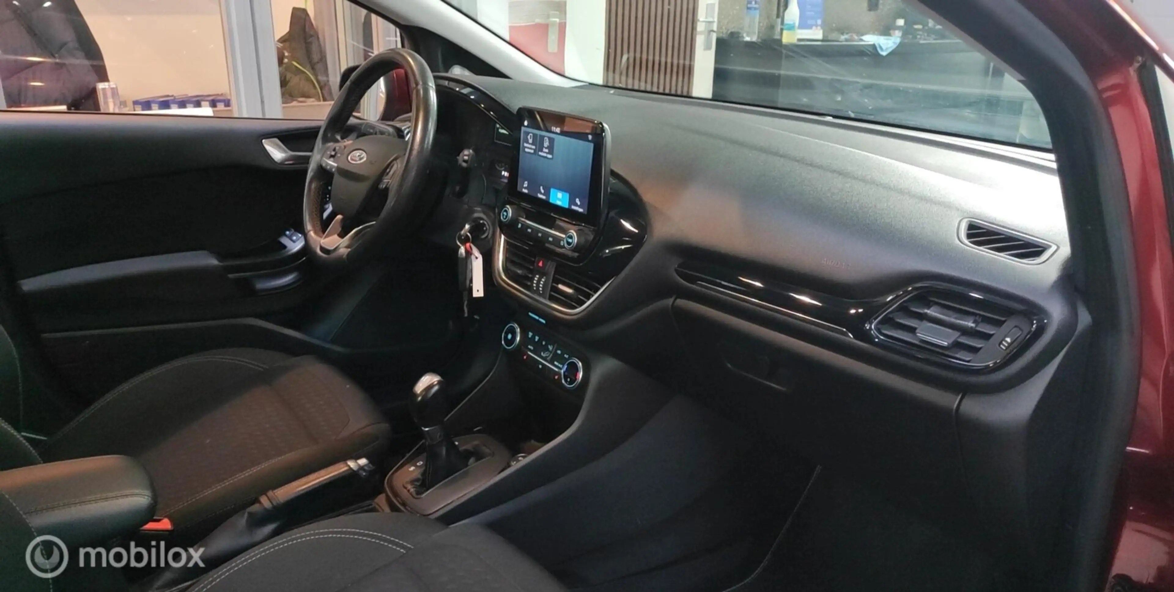 Ford Fiesta 1.0 EcoBoost AUTOMAAT Titanium CARPLAY NIEUW DISTR — photo 24